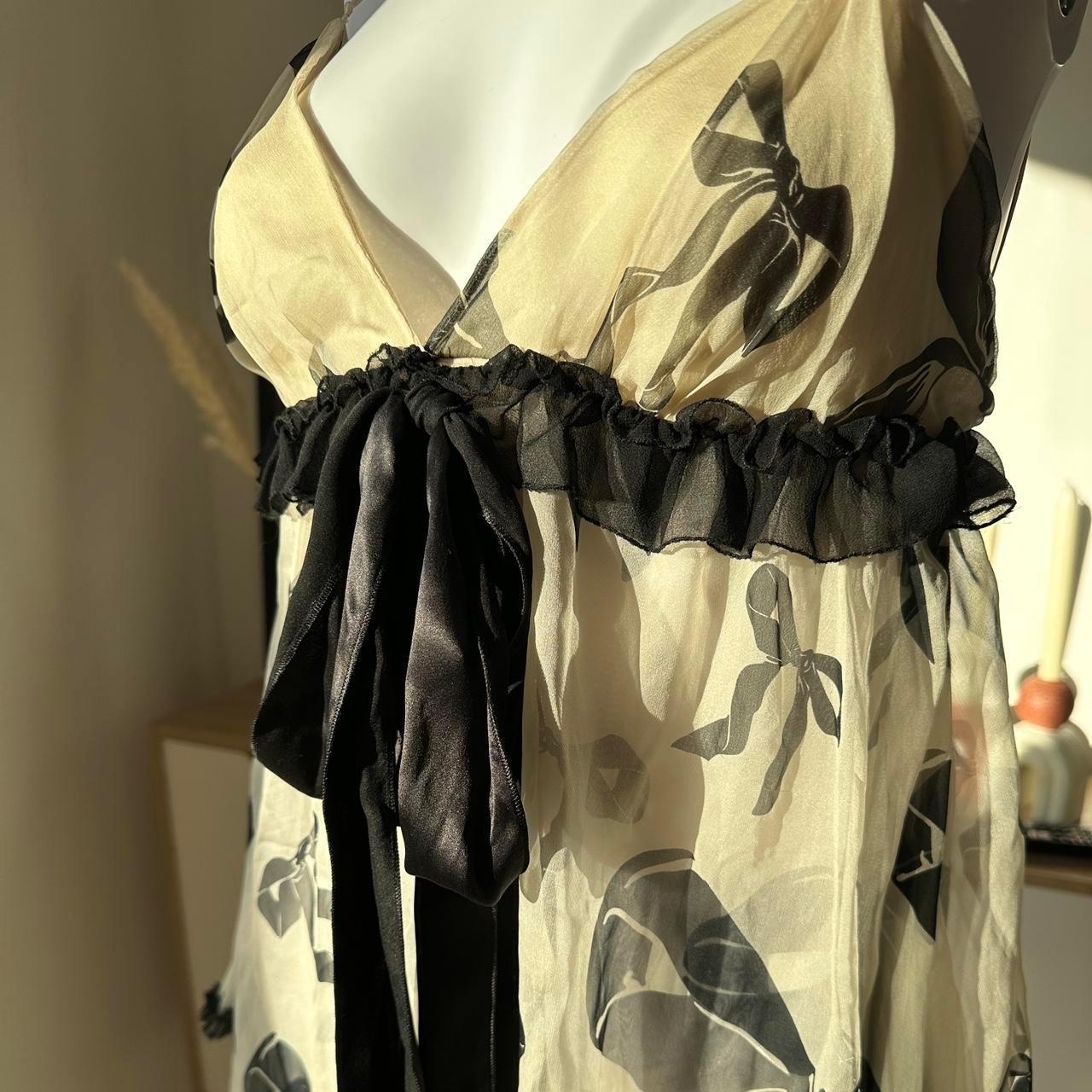 Vintage Y2K Dolce and Gabbana silk cami top In Excellent Condition For Sale In London, GB