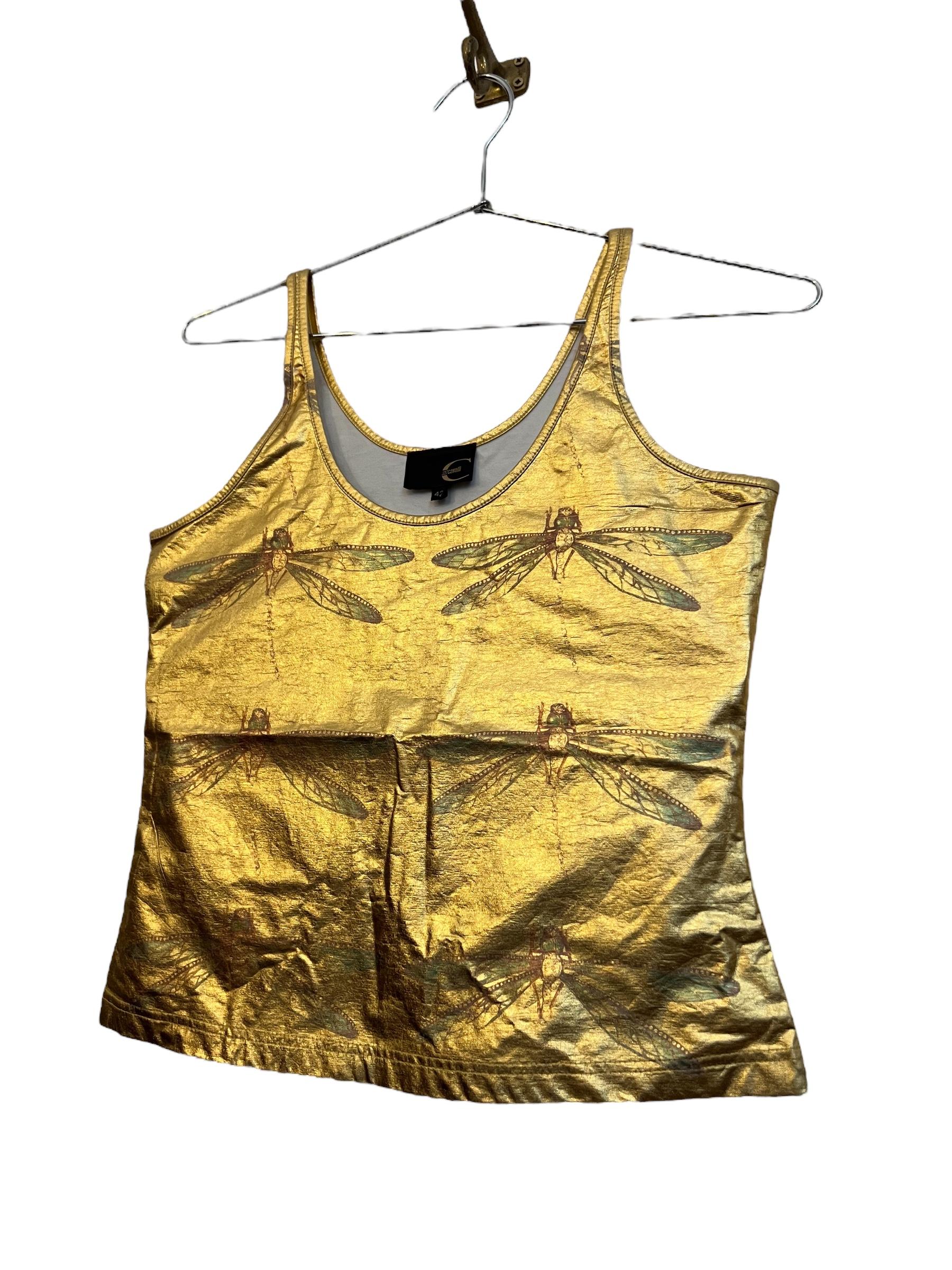 Incredible Y2k era Vintage Roberto Cavalli Tank Top in a Gold lamé material with a beautiful dragonfly Print on the front. 

MADE IN ITALY

Features:
Scoop neckline
Strappy shoulders

95% Cotton
5% Spandex

Sizing: 
Pit to Pit: 216
