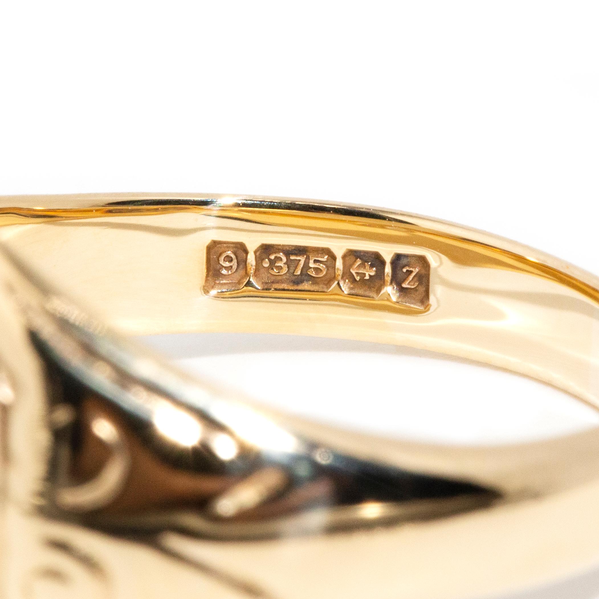 Vintage Year 1974 Hallmarked Star Set Diamond Signet Ring 9 Carat Yellow Gold 4