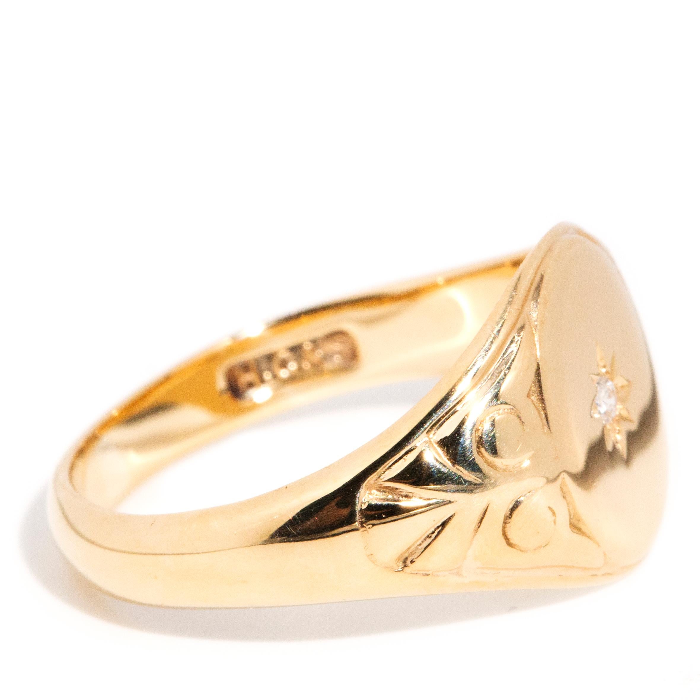 Vintage Year 1974 Hallmarked Star Set Diamond Signet Ring 9 Carat Yellow Gold 2