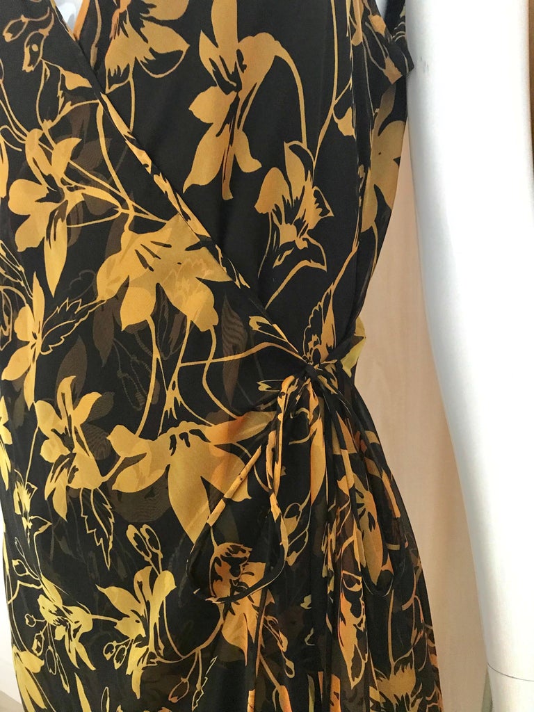 Vintage Yellow and Black Silk Floral Print Dress with Shawl by Pilar Rossi For Sale 6