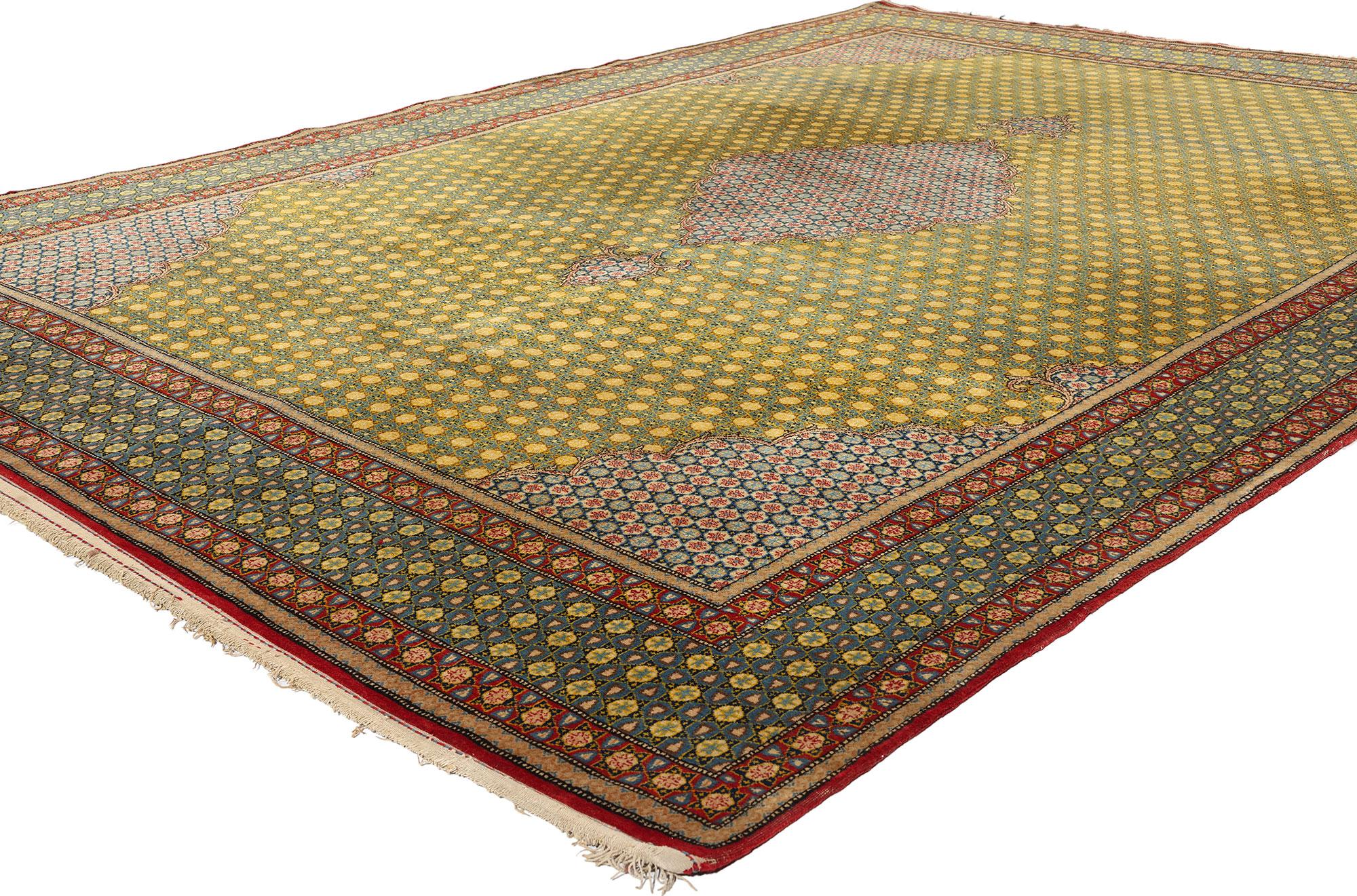 21683 Vintage Persian Tabriz Rug, 07'06 x 10'09. Täbris-Teppiche, die aus der historischen iranischen Stadt Täbris stammen, gelten als Höhepunkt der persischen Teppichweberei und sind für ihre komplizierten Designs und ihre hervorragende