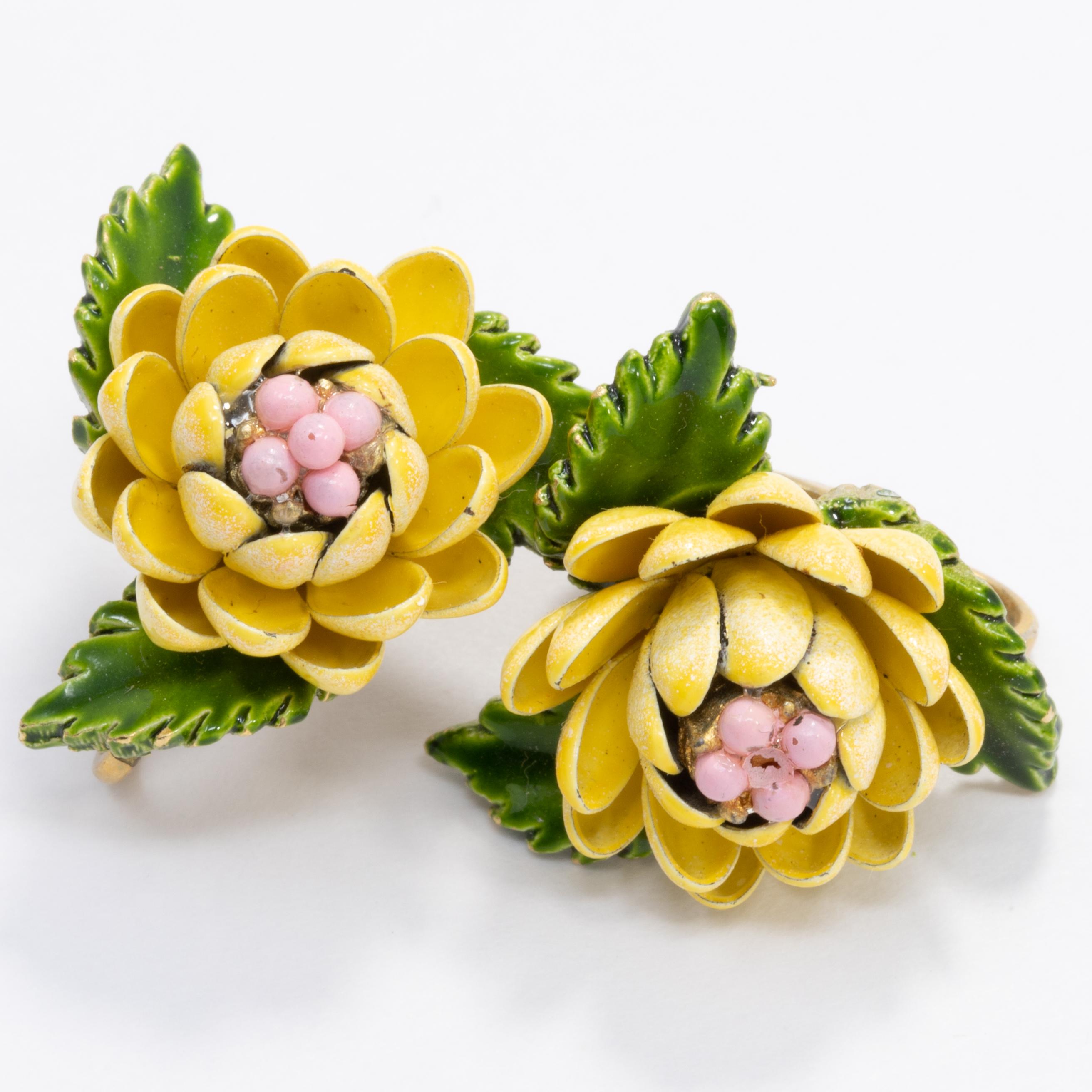 Vintage Yellow and Pink Flower Enamel Gold Plated Set, Pin and Clip on Earrings In Good Condition For Sale In Milford, DE