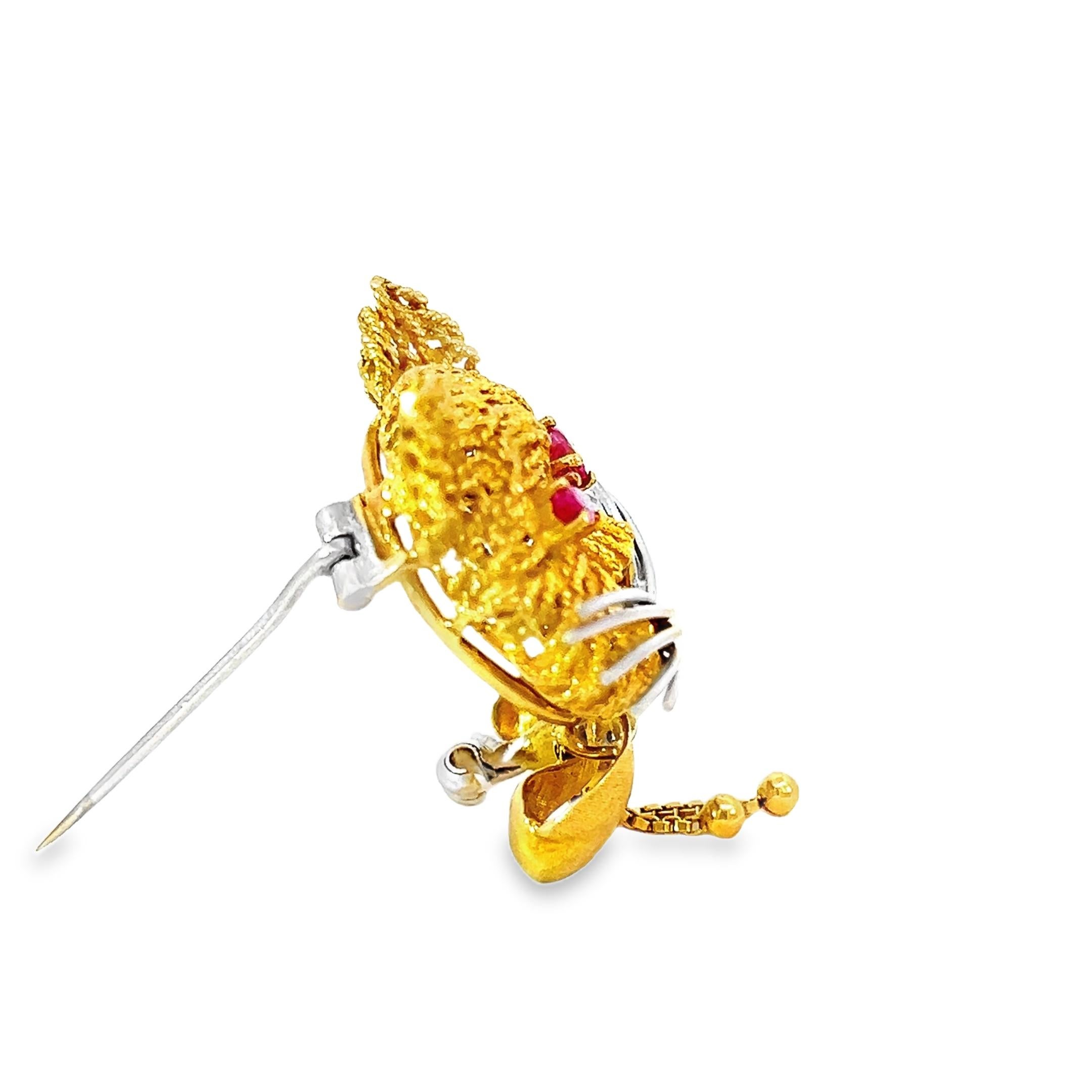 Vintage  Yellow and White Gold Cat Brooch Pin In Excellent Condition In Beverly Hills, CA