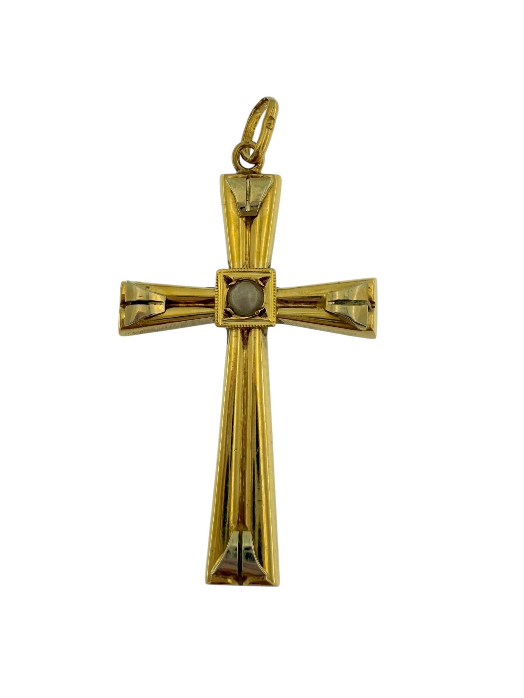 Taille ronde Croix vintage en or jaune et blanc avec perles en vente