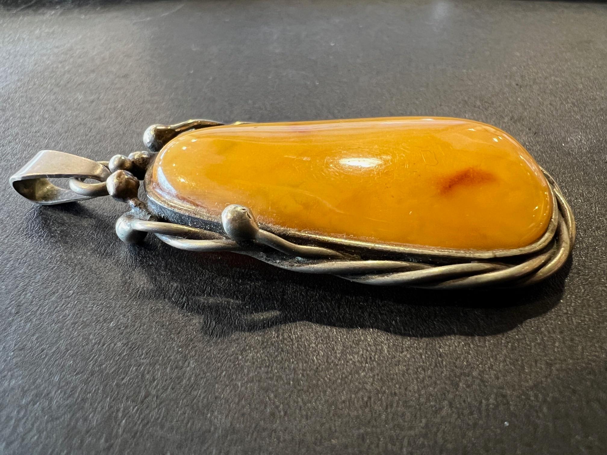 Vintage Yellow Baltic Amber Pendant from Latvia For Sale 2