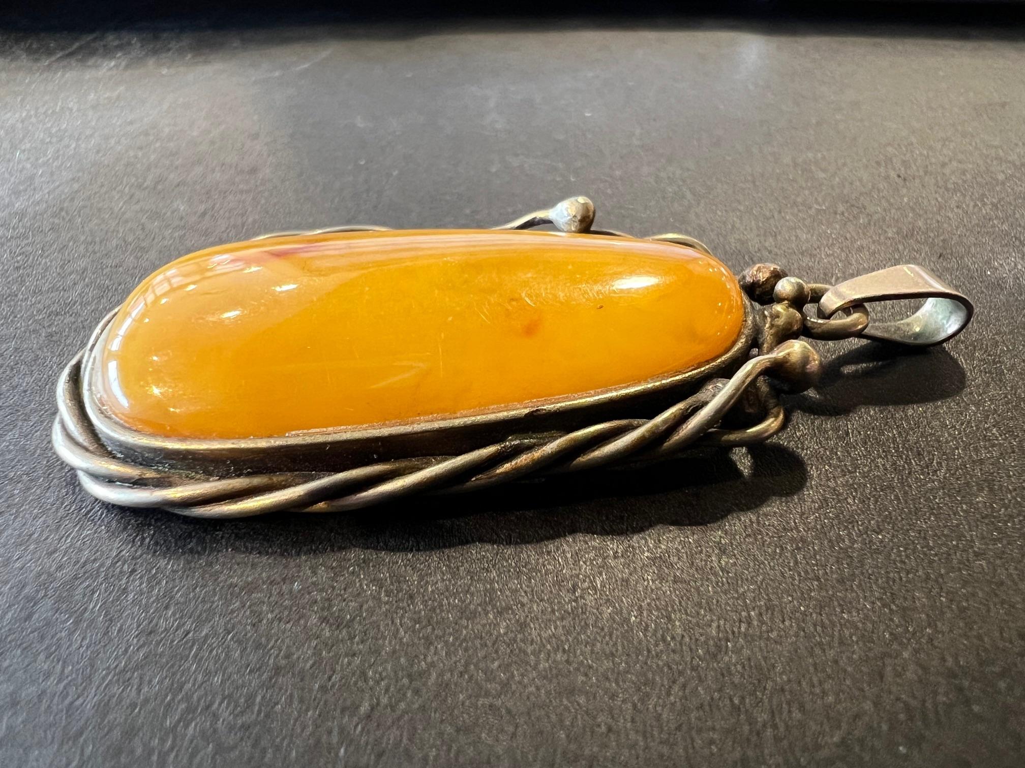 Vintage Yellow Baltic Amber Pendant from Latvia For Sale 3
