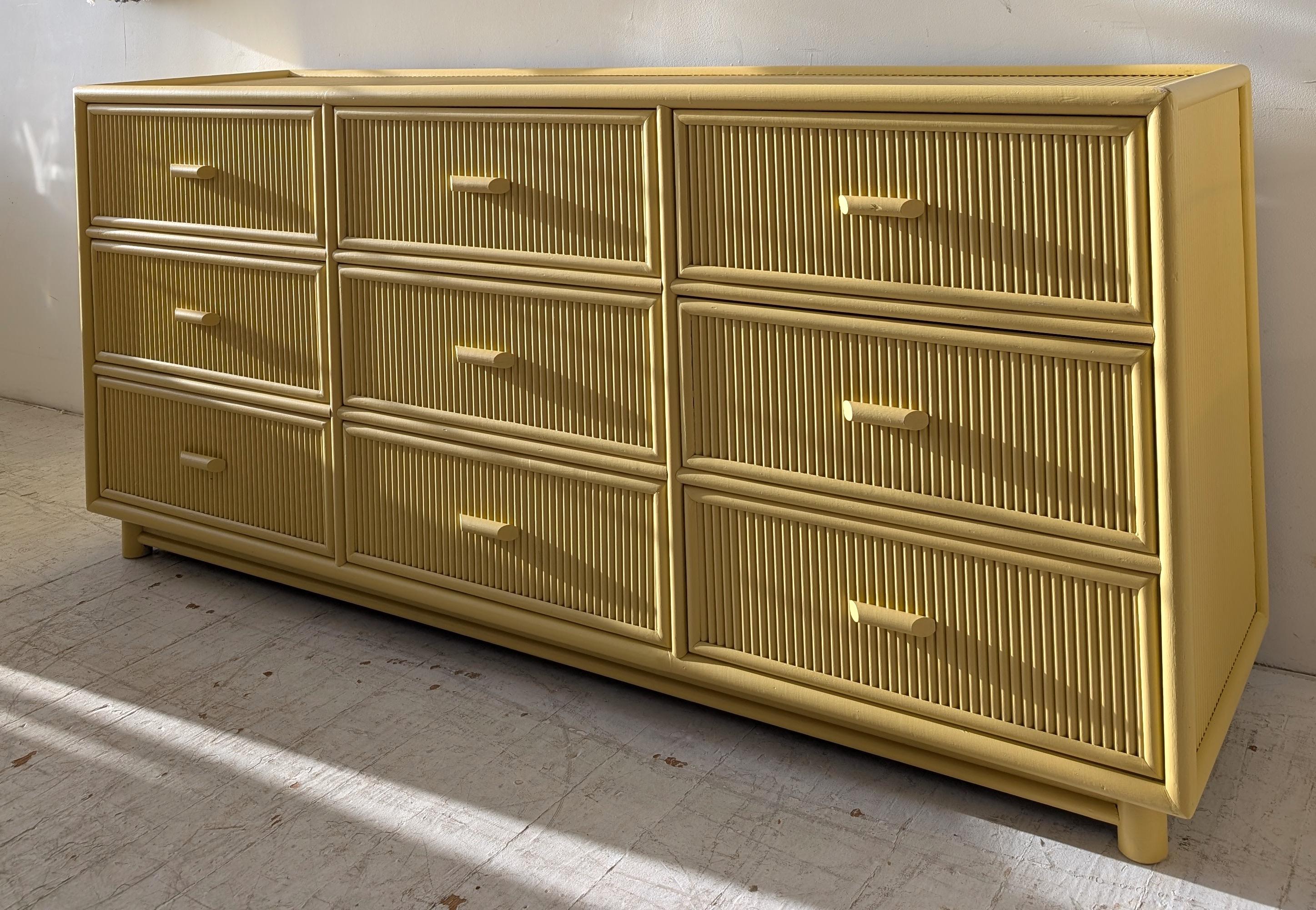 Vintage yellow cane & pencil reed sideboard with drawers / dresser, 1970s USA im Angebot 3