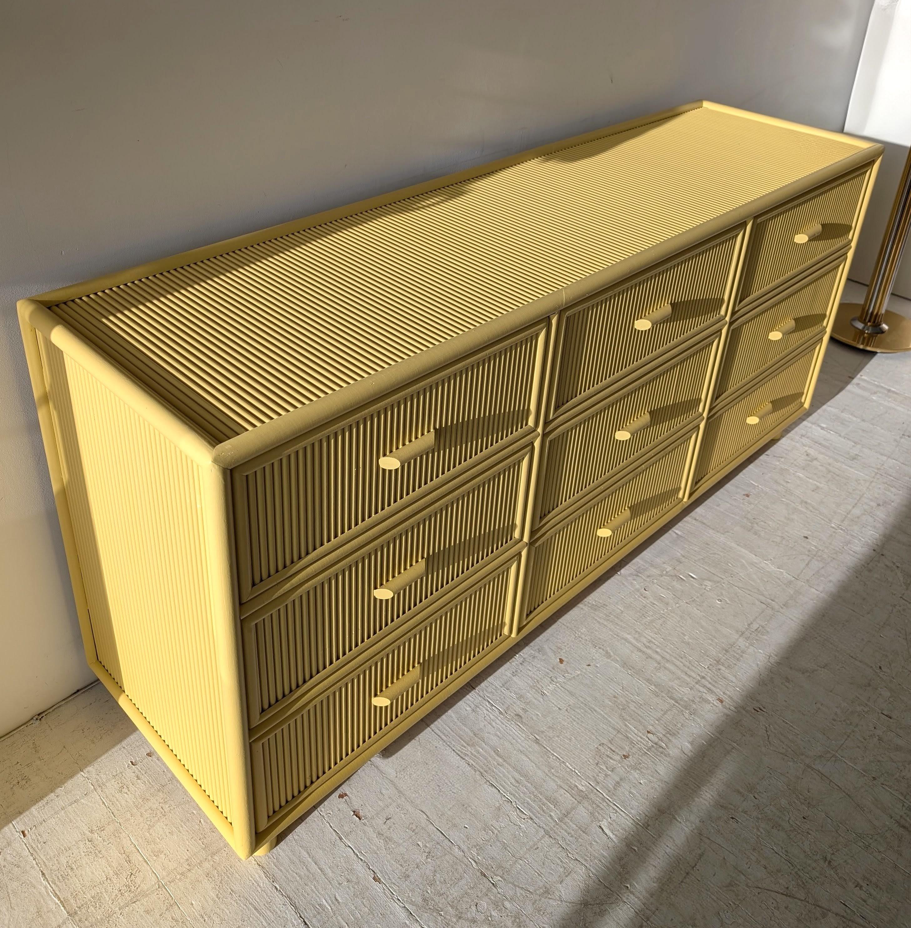 Vintage yellow cane & pencil reed sideboard with drawers / dresser, 1970s USA (Gehstock) im Angebot