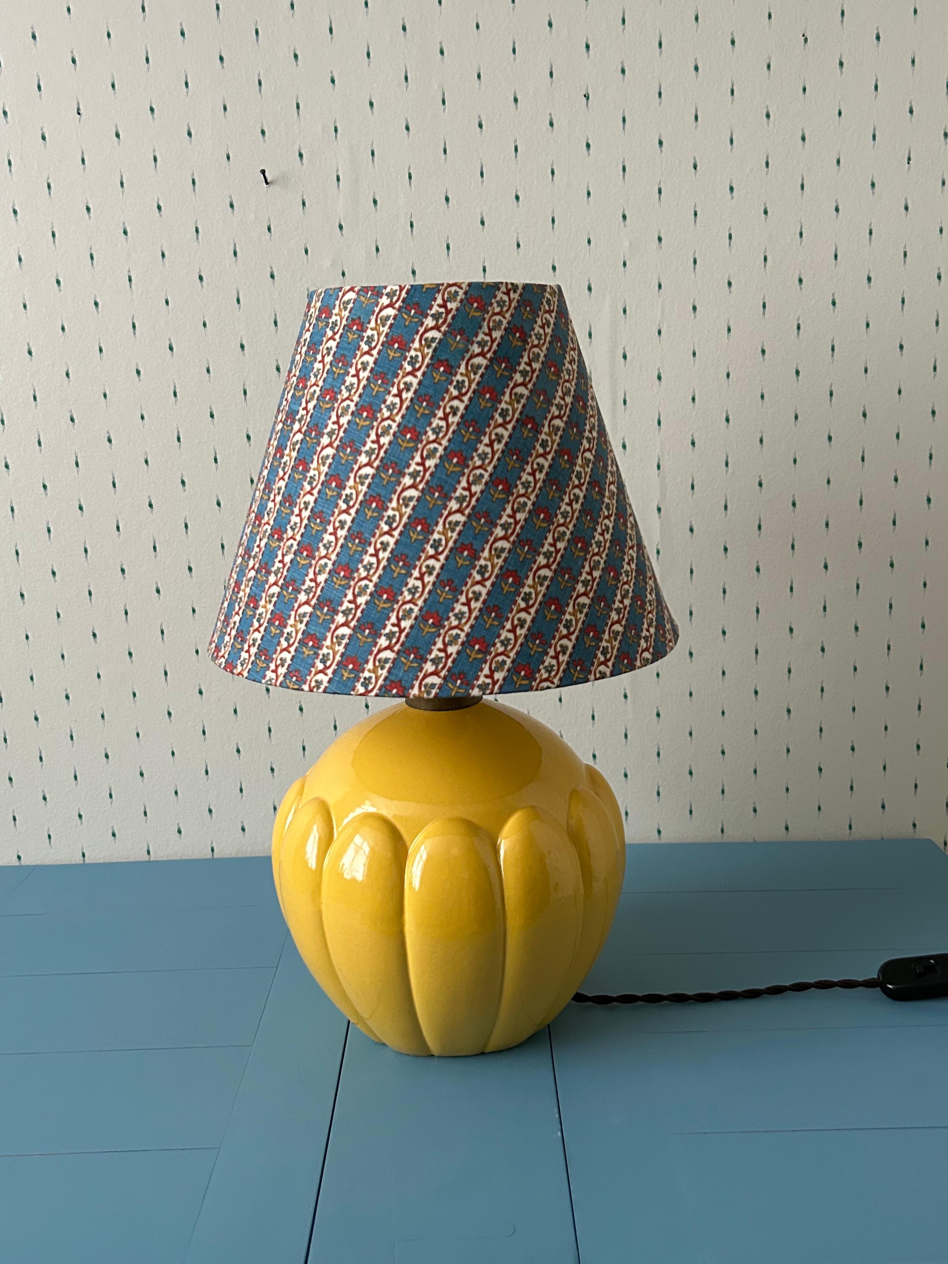 French Vintage Yellow Ceramic Table Lamp with Customized Striped Shade, France, 1960s For Sale