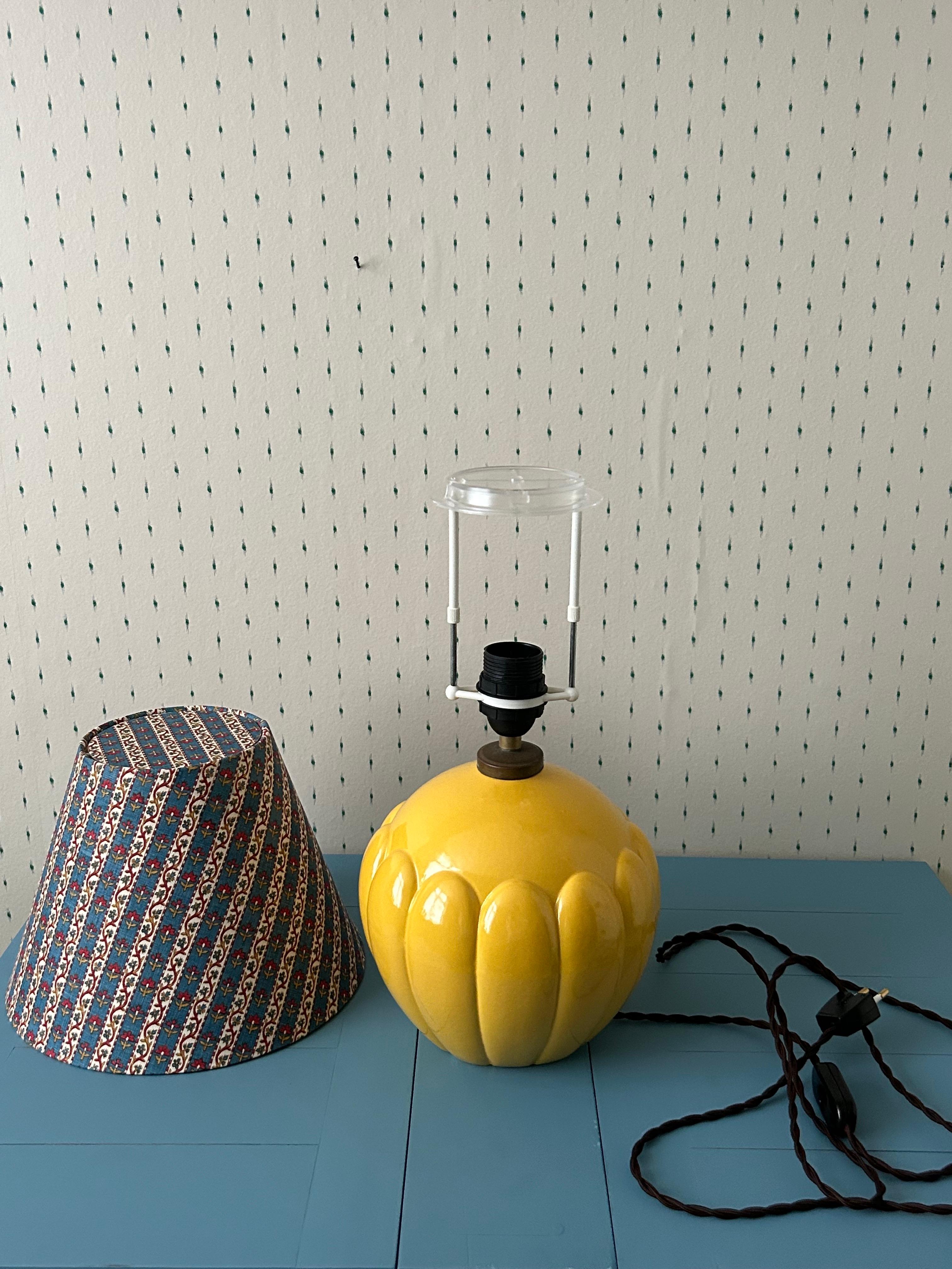 Vintage Yellow Ceramic Table Lamp with Customized Striped Shade, France, 1960s For Sale 3