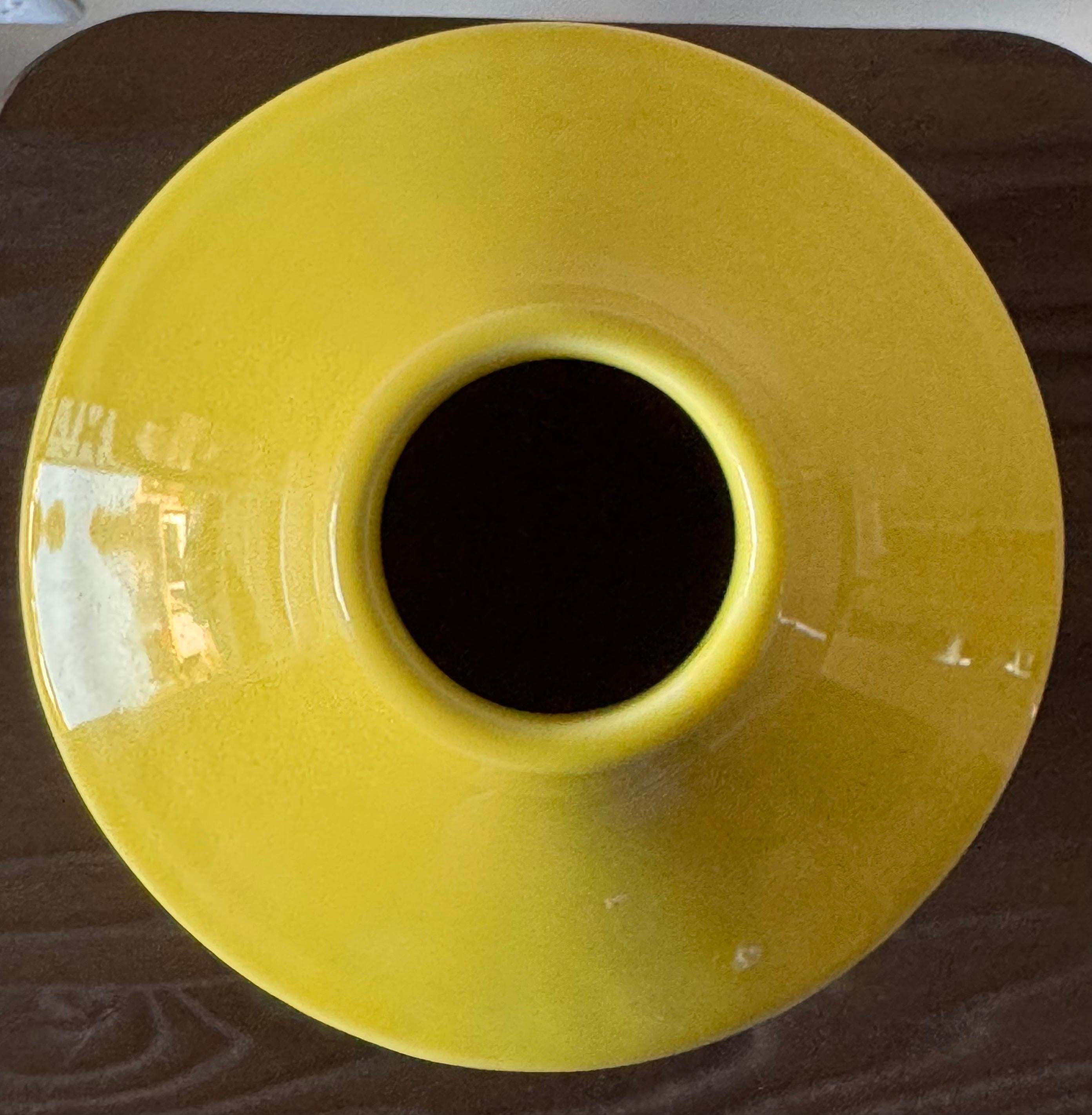 Fin du 20e siècle Vase jaune Céramiche Tadinate, fabriqué en Italie en vente