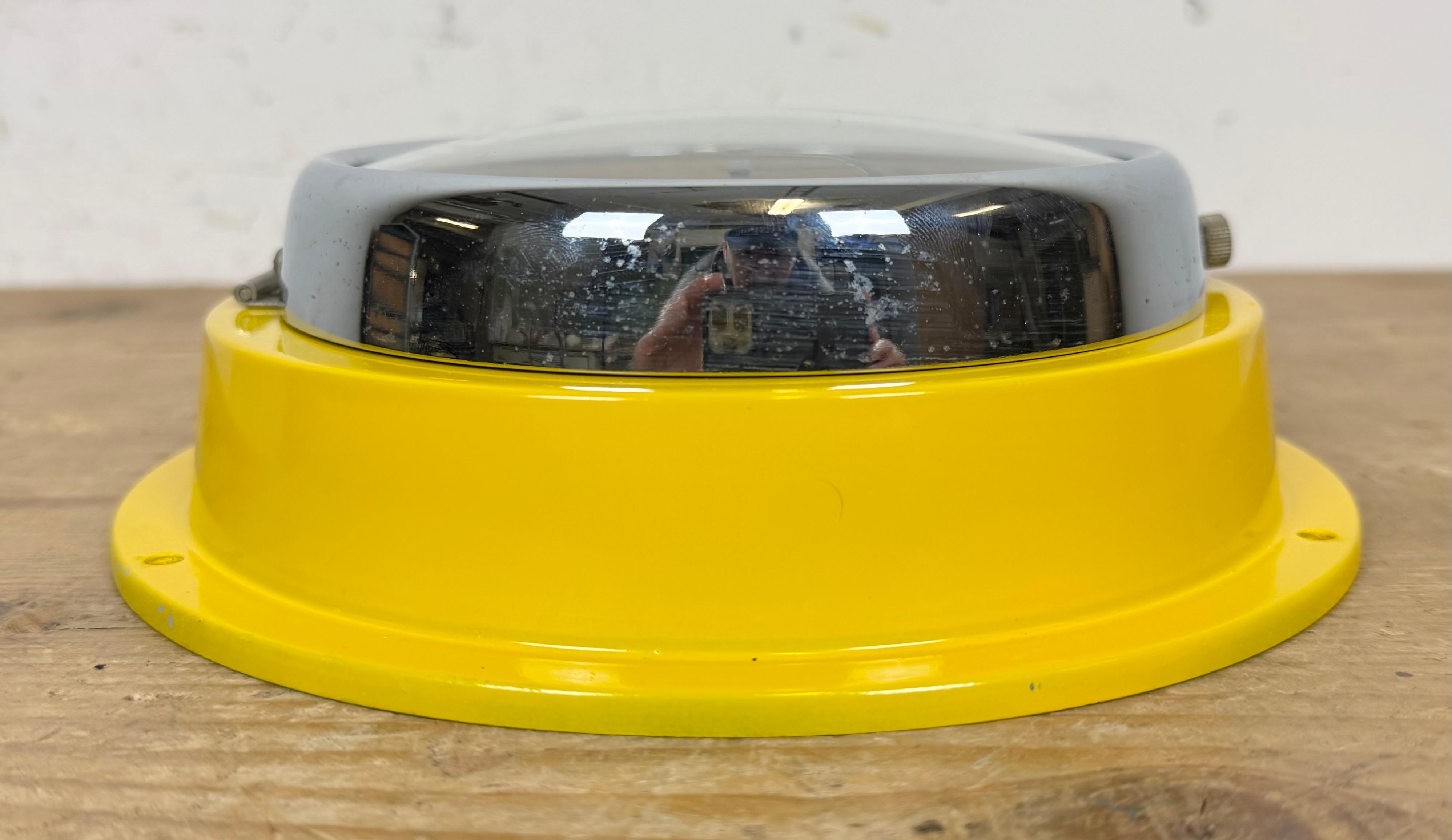 Reloj de Pared Barcos Citizen Amarillo Vintage, Años 70 en venta 3