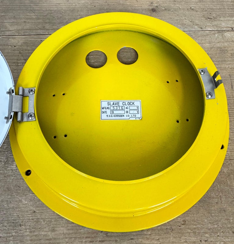 Horloge Murale Marine Citizen Vintage, Jaune, Acier, Style Nautique, Sans Accessoires