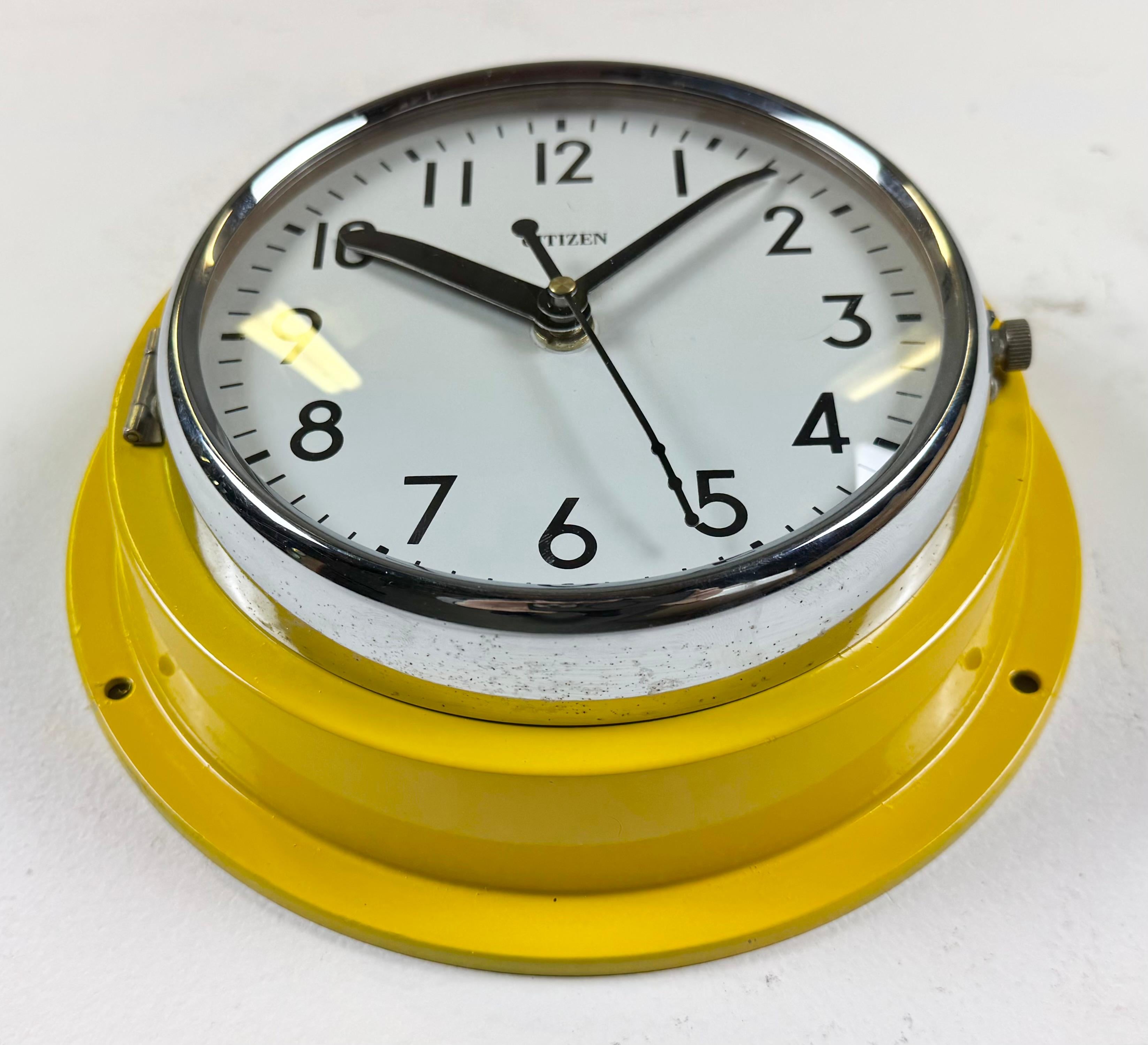 Reloj de Pared Barcos Citizen Amarillo Vintage, Años 70 Vidrio en venta