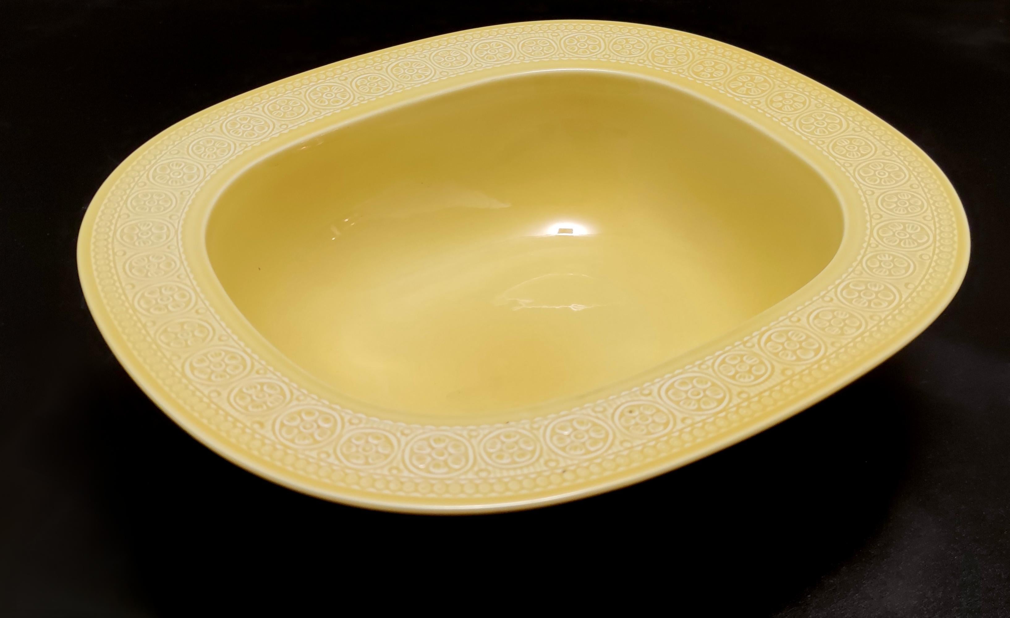 Vintage Yellow Earthenware Serving Centerpiece by Antonia Campi for Laveno Italy For Sale 1