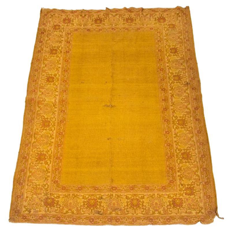 Gelber Vintage-Teppich mit Blumenmotiv, 7' x 4' im Angebot