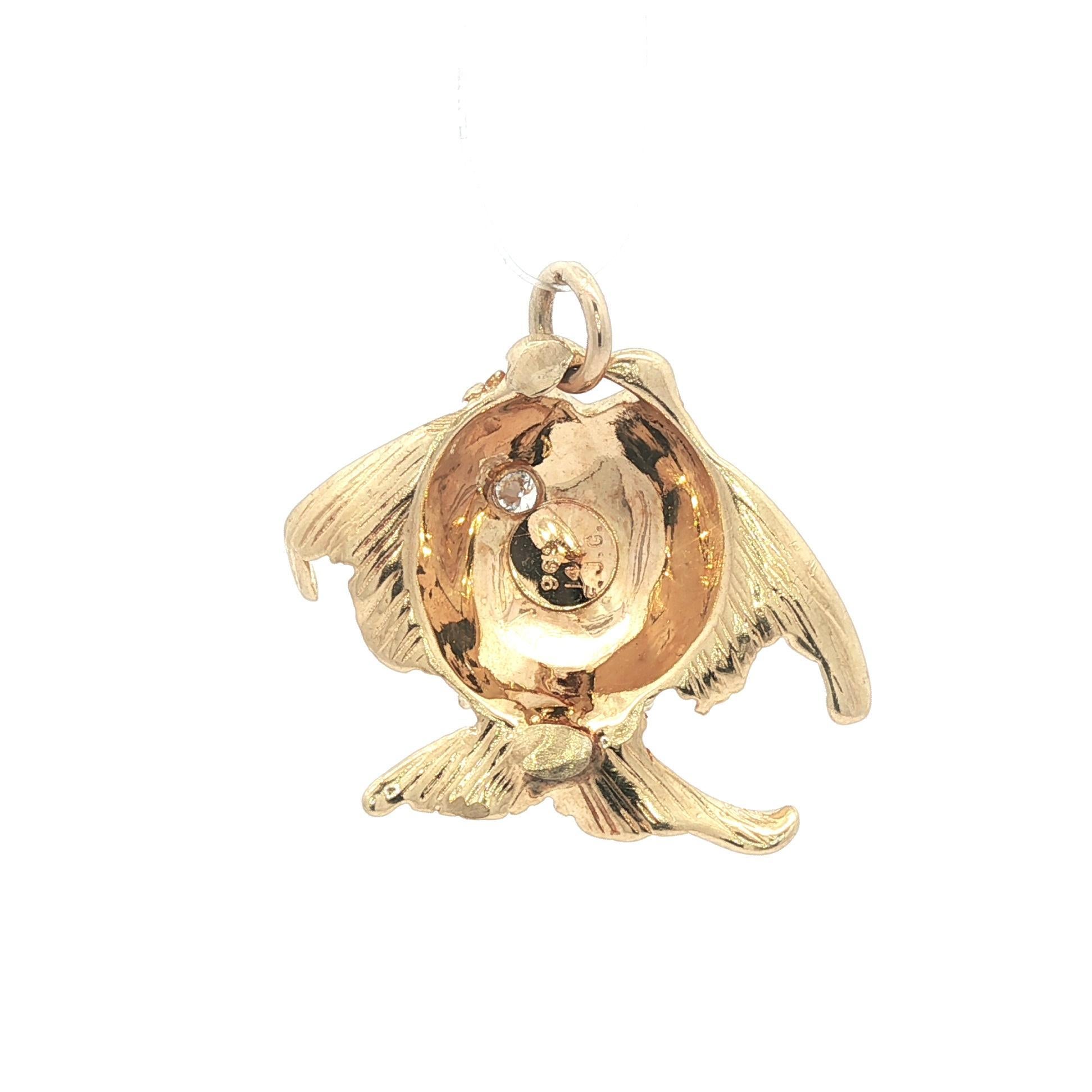 --Pierre(s) :...
(1) Diamant naturel authentique - taille ronde brillante - serti clos - belle couleur blanc brillant - 0,10ctw (approx.)

MATERIAL : Or jaune 14k massif
Poids total : 3,2 grammes
Hauteur totale : 19,89 mm (0,78