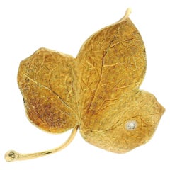 Vintage Yellow Gold 0.20ctw Diamond Highly Detailed Leaf Pin Brooch Vintage Yellow Gold 0.20ctw Diamond Highly Detailed Leaf Pin Brooch