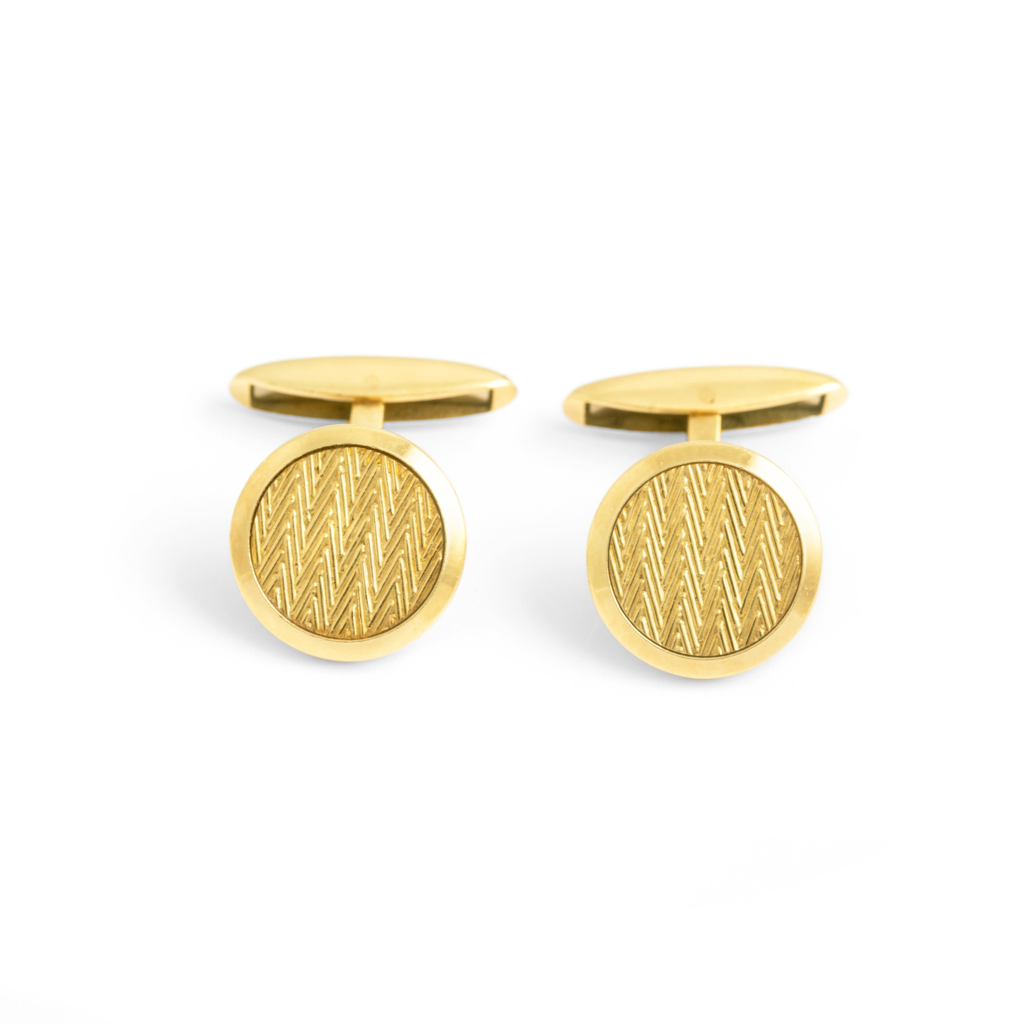 Vintage Yellow Gold 18K Cufflinks For Sale 1