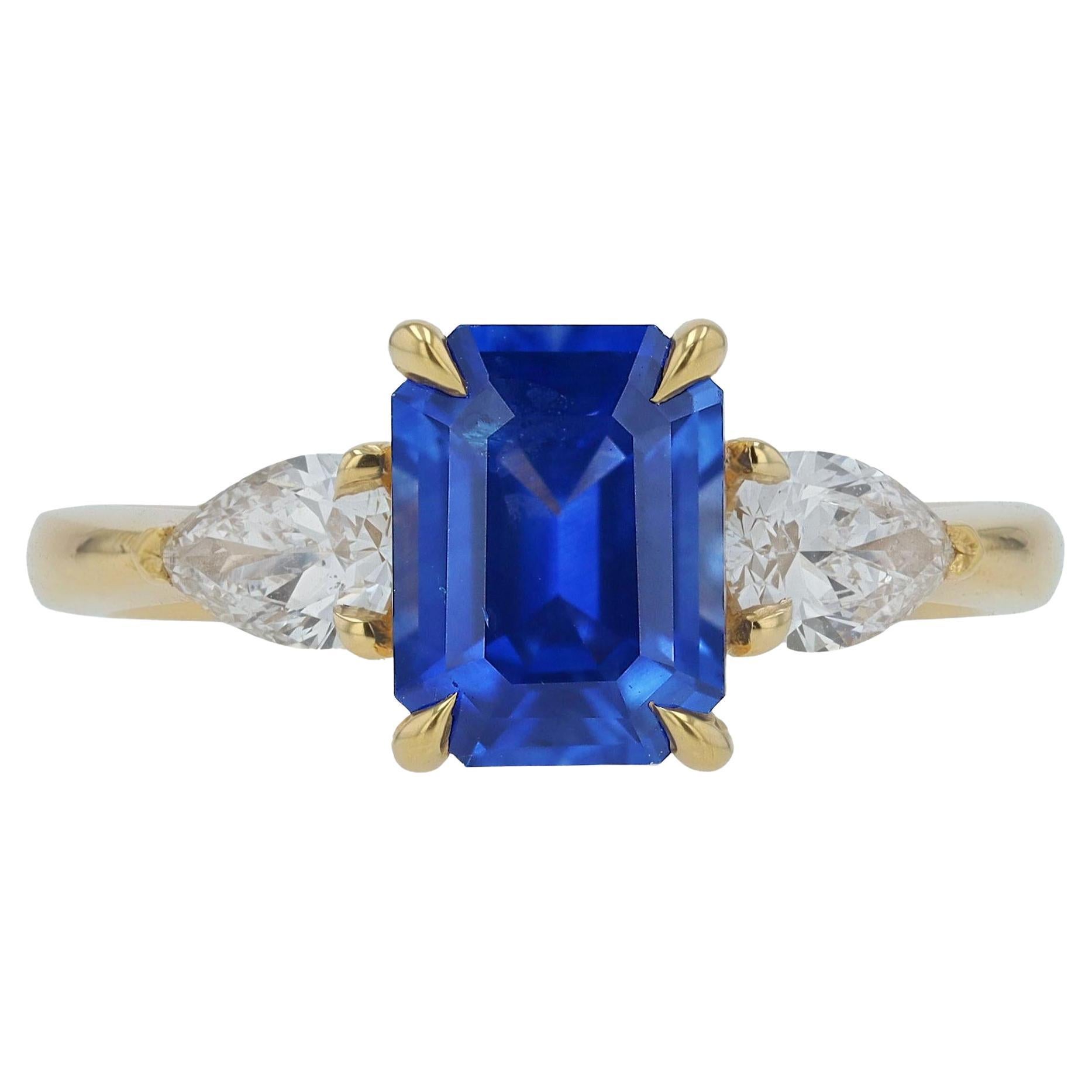 Verlobungsring aus Gelbgold mit 2,50 Karat Saphir und Diamant mit 3 Steinen