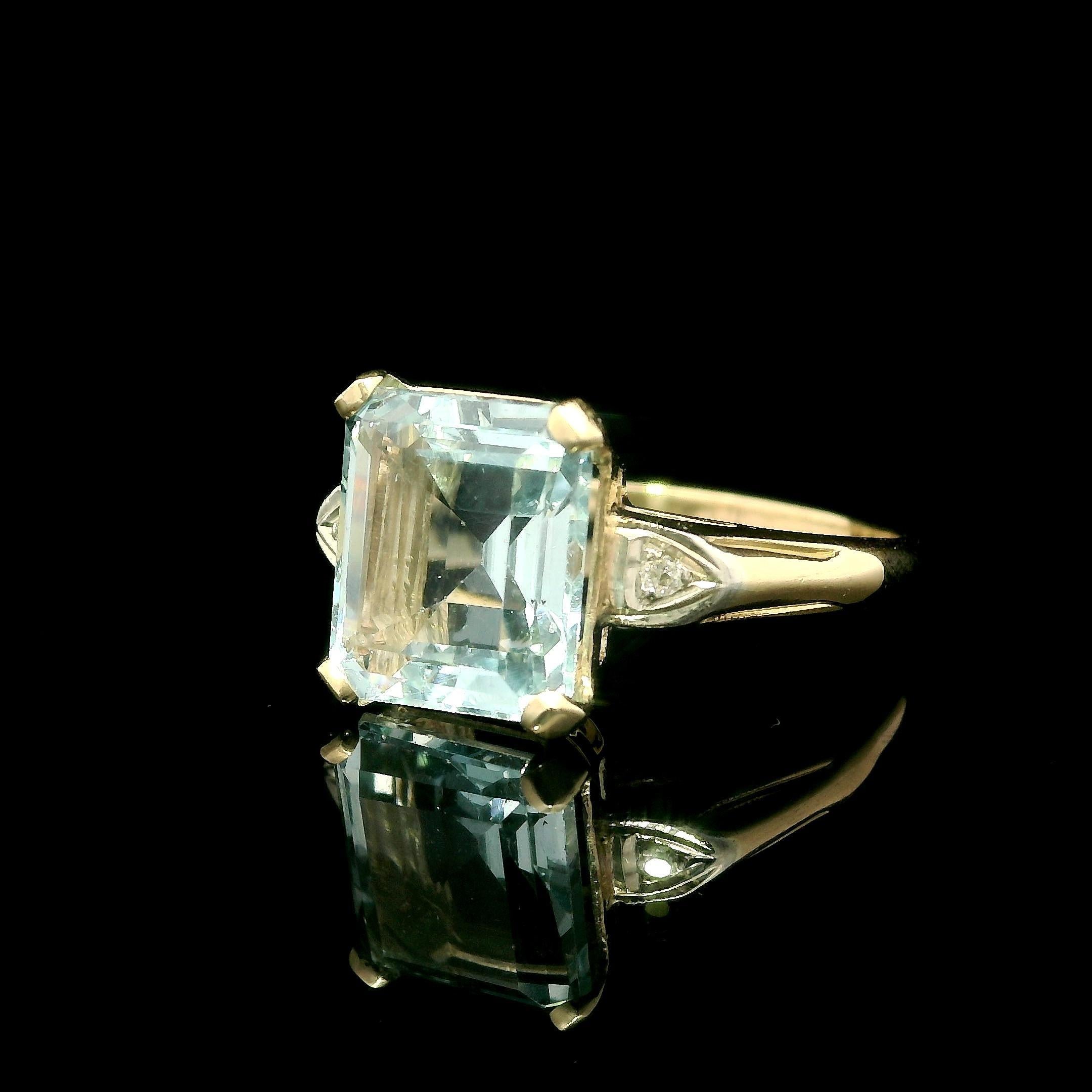 Anello vintage in oro giallo con acquamarina taglio smeraldo e accenti di diamanti antichi da 3,03 carati in vendita 5