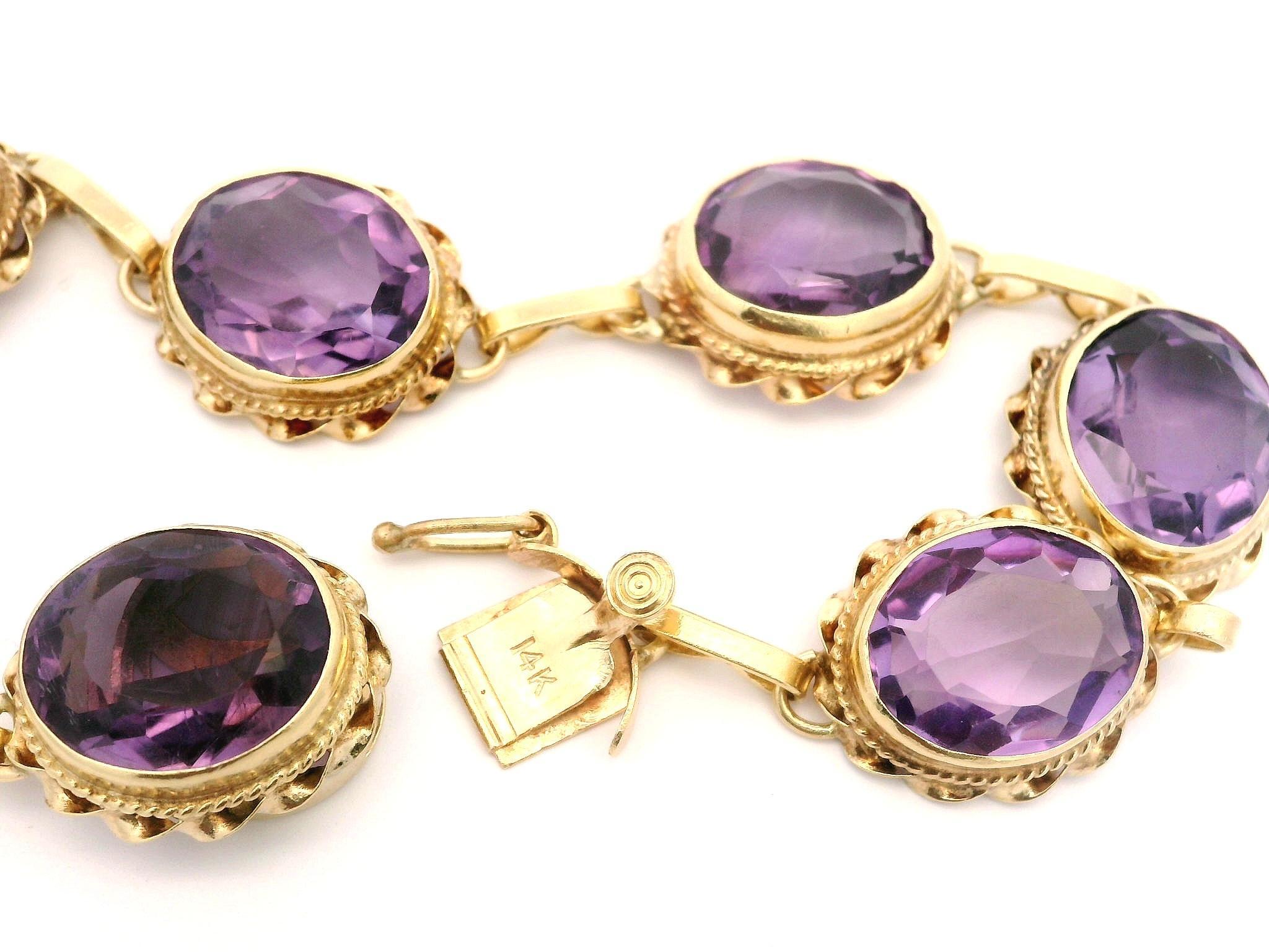 Vintage Yellow Gold 30ctw Large Oval Amethyst Twisted Wire Frame Link Barcelet Pour femmes en vente