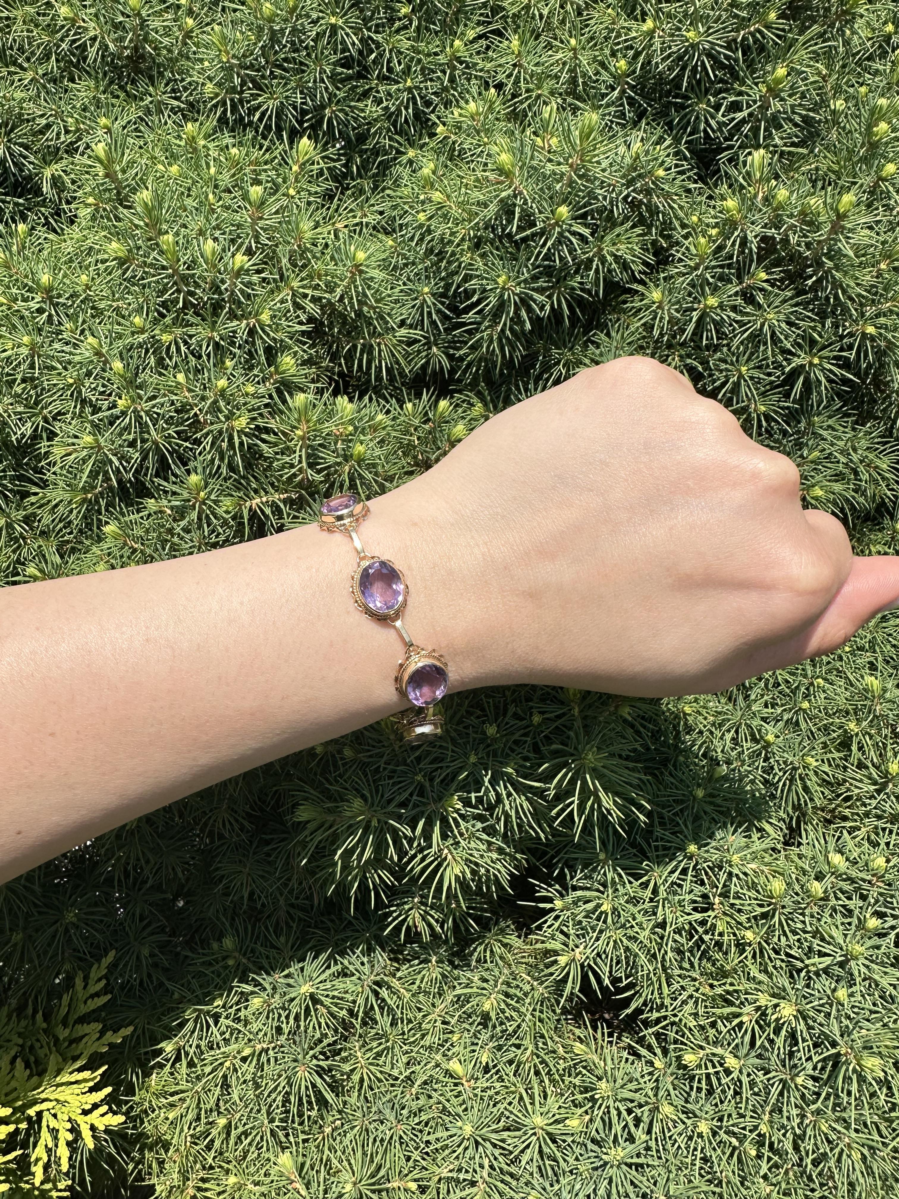 Vintage Yellow Gold 30ctw Large Oval Amethyst Twisted Wire Frame Link Barcelet en vente 1