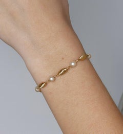 Vintage Yellow Gold Alternated Pearl & Tonneau Spiral Grooved Bead Bracelet