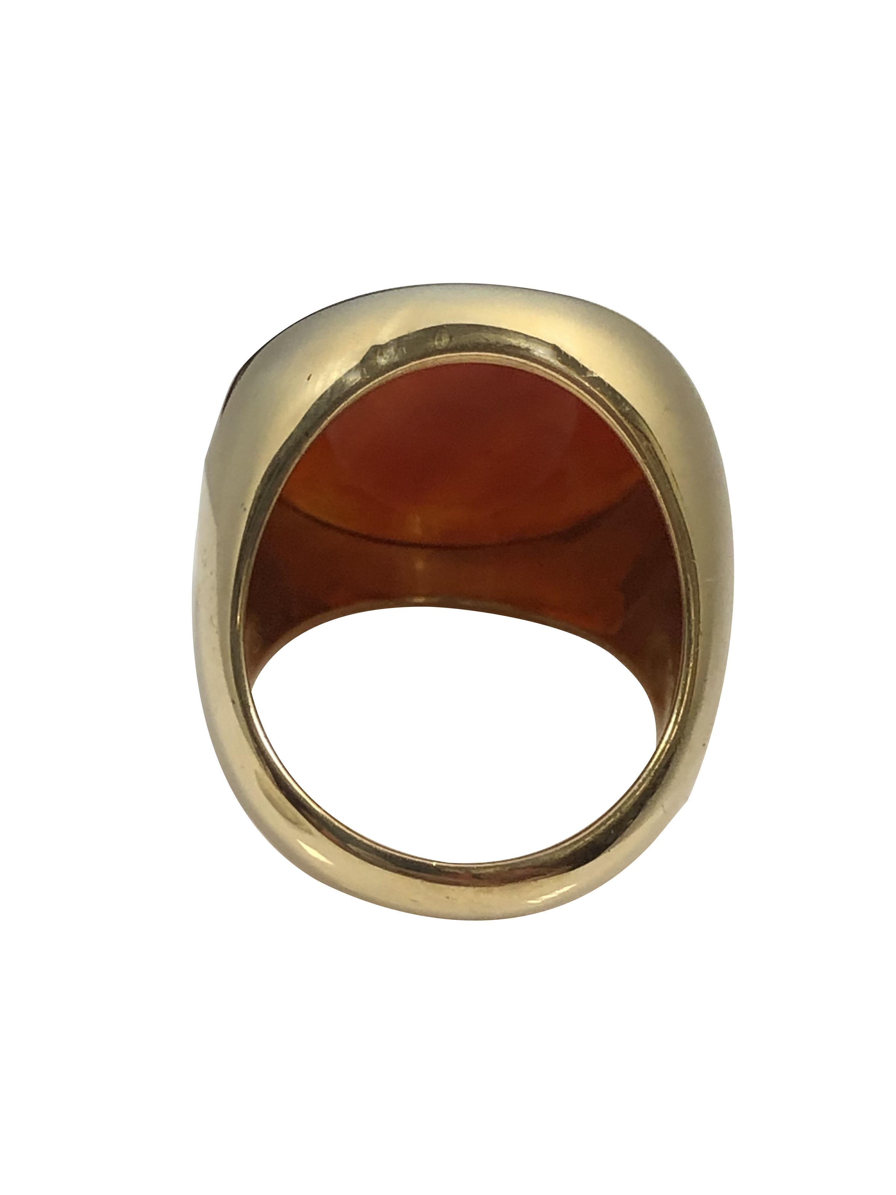 Vintage Yellow Gold and Carnelian Large intaglio Crest Signet Ring In Excellent Condition For Sale In Chicago, IL