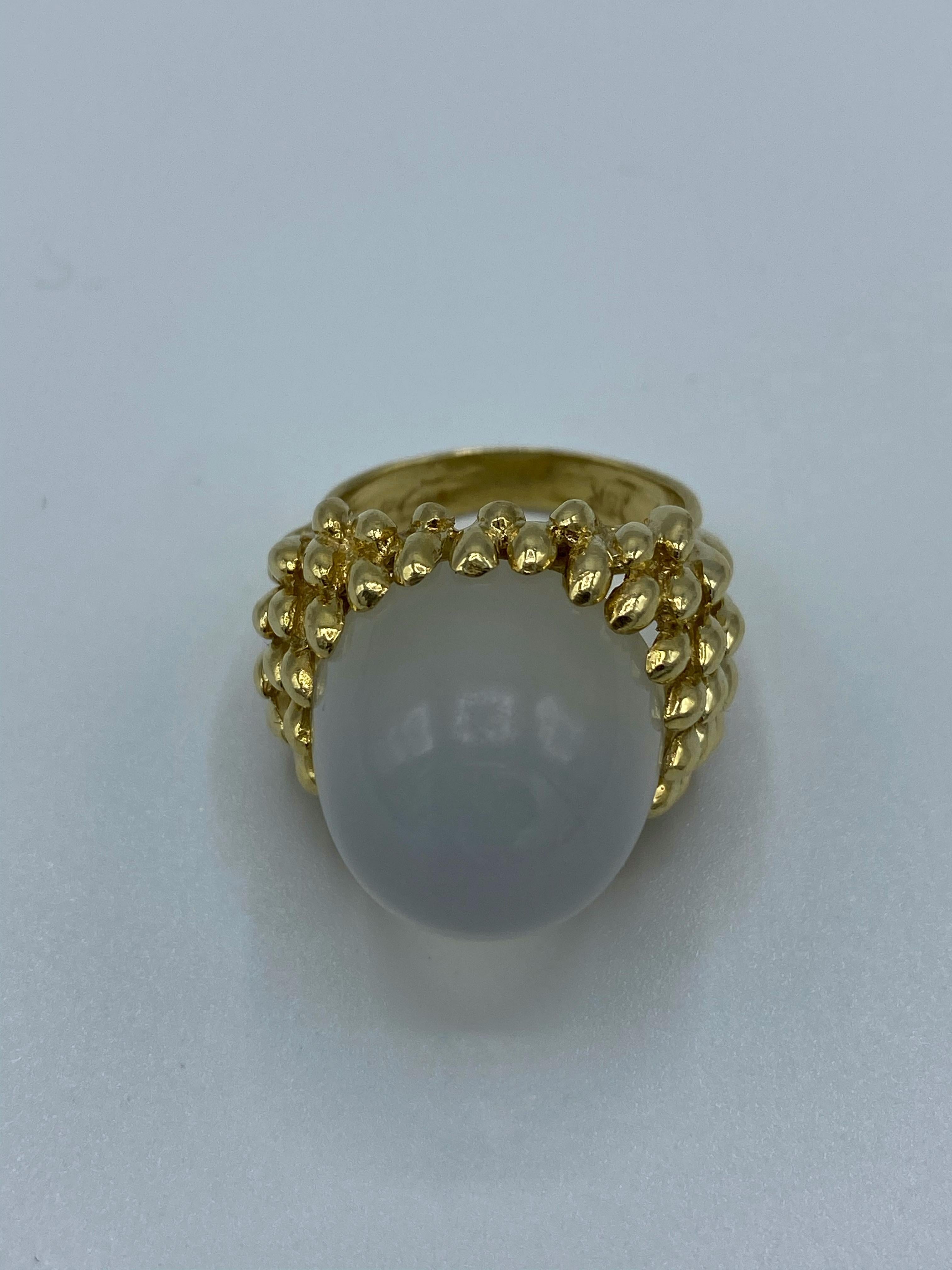 Women's or Men's Vintage Yellow Gold and Moonstone Coctail Dome Ring  For Sale