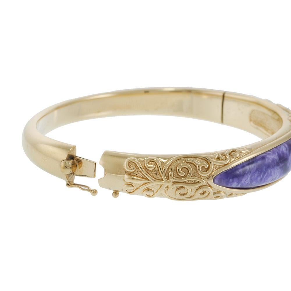 Vintage Yellow Gold Bangle with Scroll Design and Charoite Stone For Sale 1