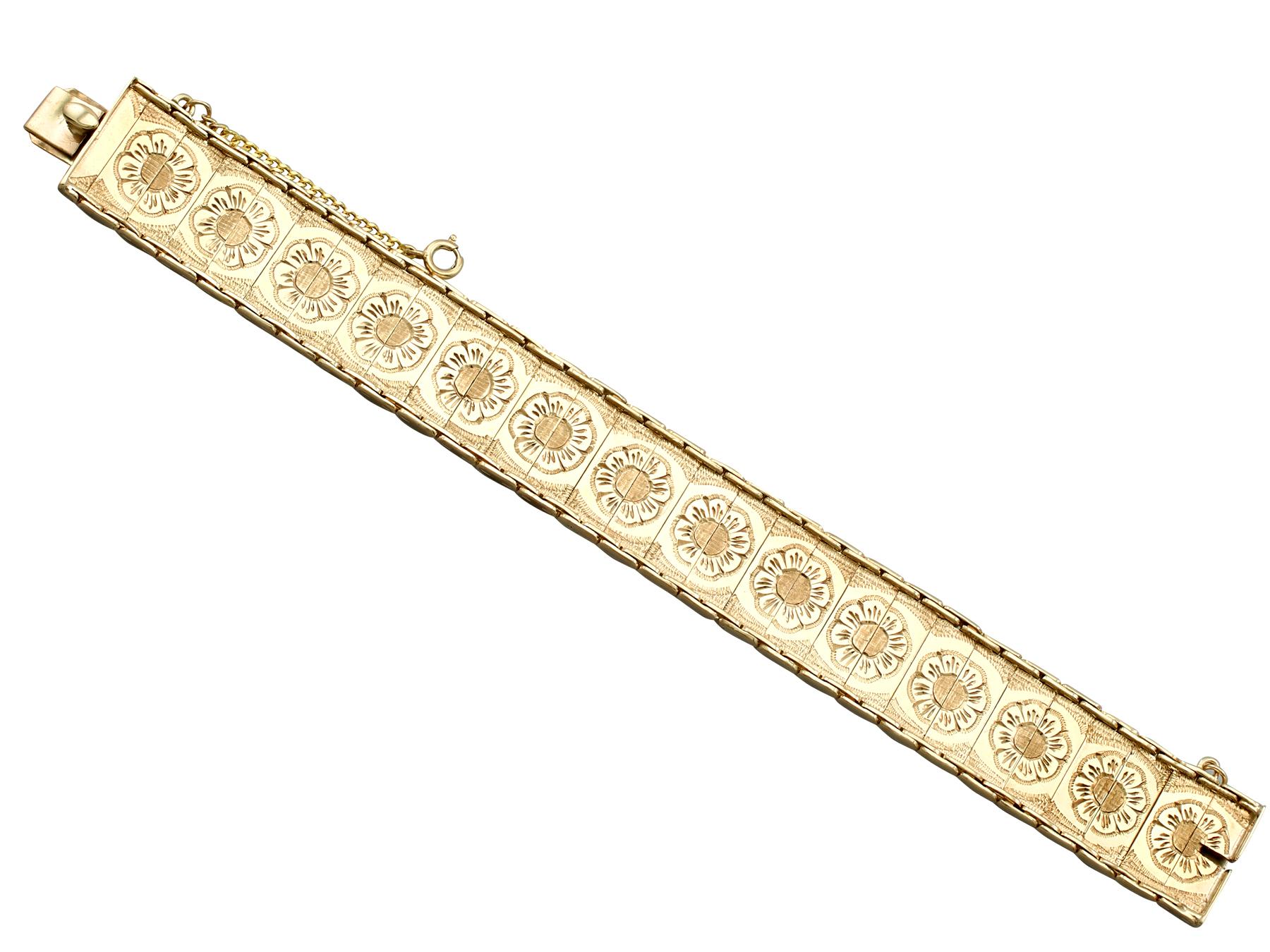 Rétro Bracelet vintage en or jaune des années 1960 en vente