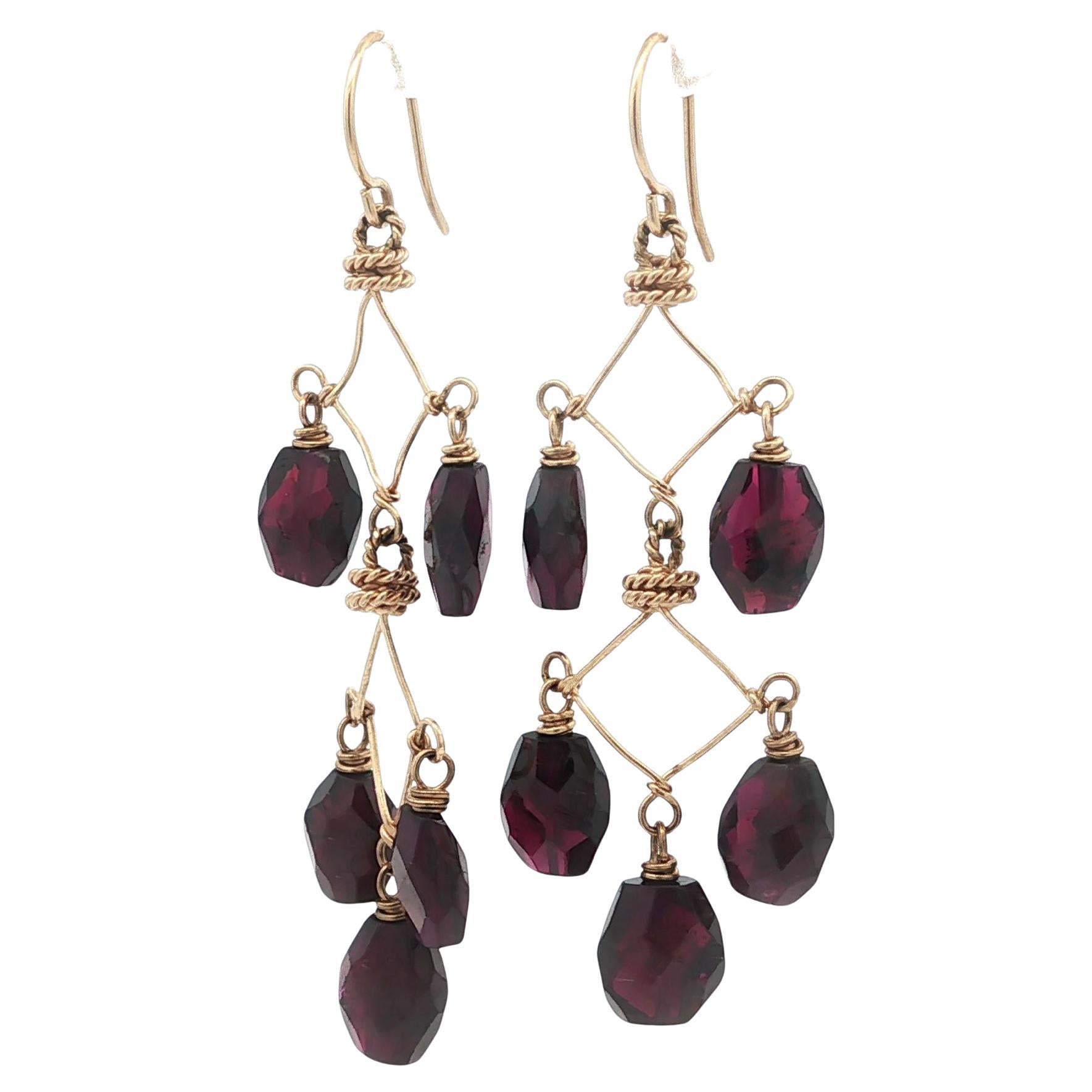 Orecchini Chandelier d'epoca in oro giallo con tormalina viola profonda e briolette