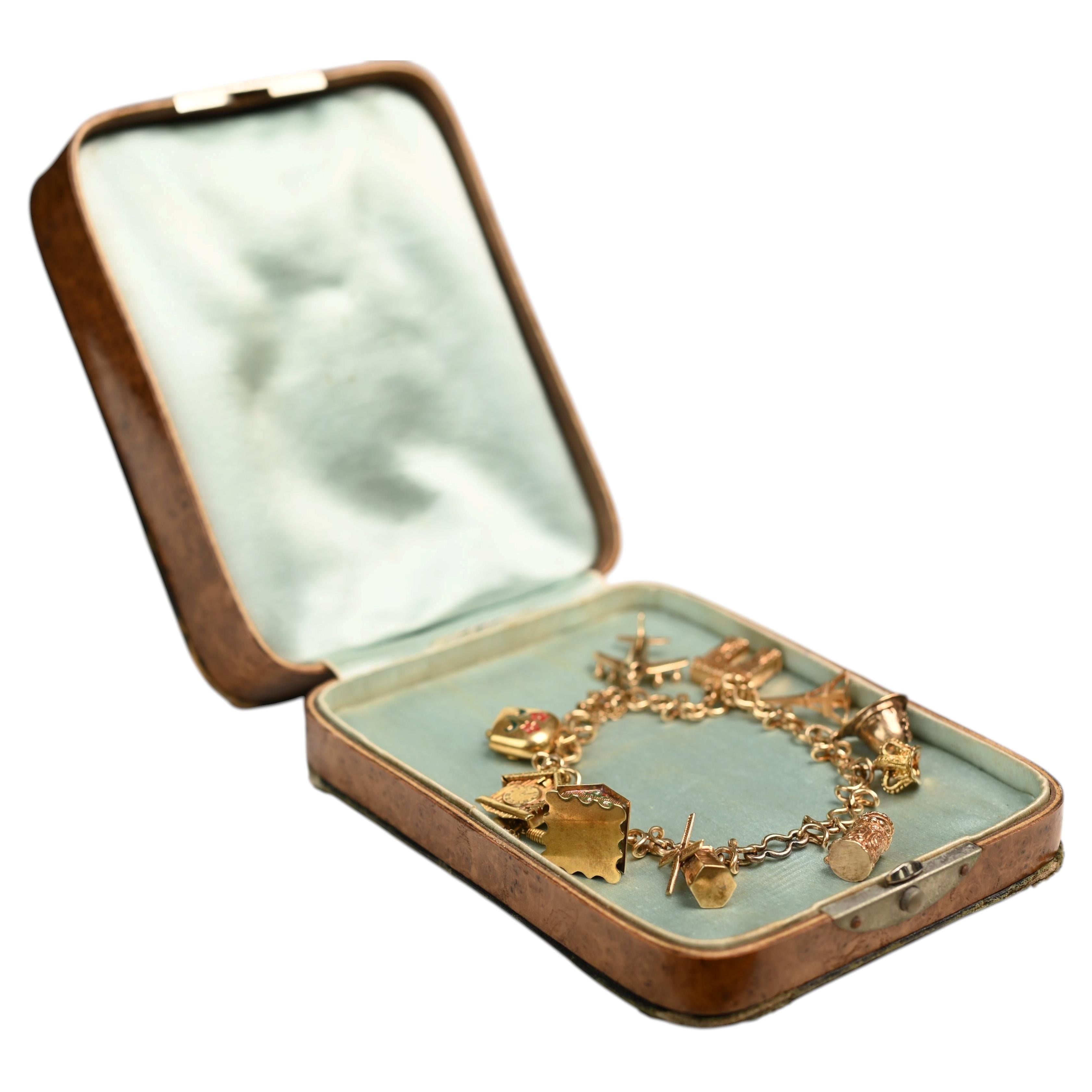 Vintage Gelbgold Charm Plainview Armband, CIRCA 1940
