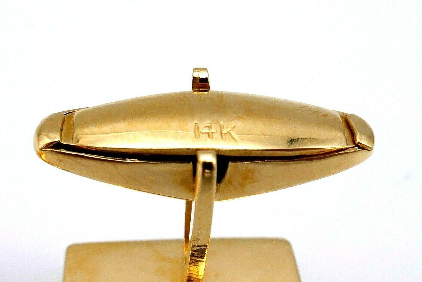 Vintage Yellow Gold Coral Rectangular Cufflinks In Excellent Condition For Sale In Beverly Hills, CA