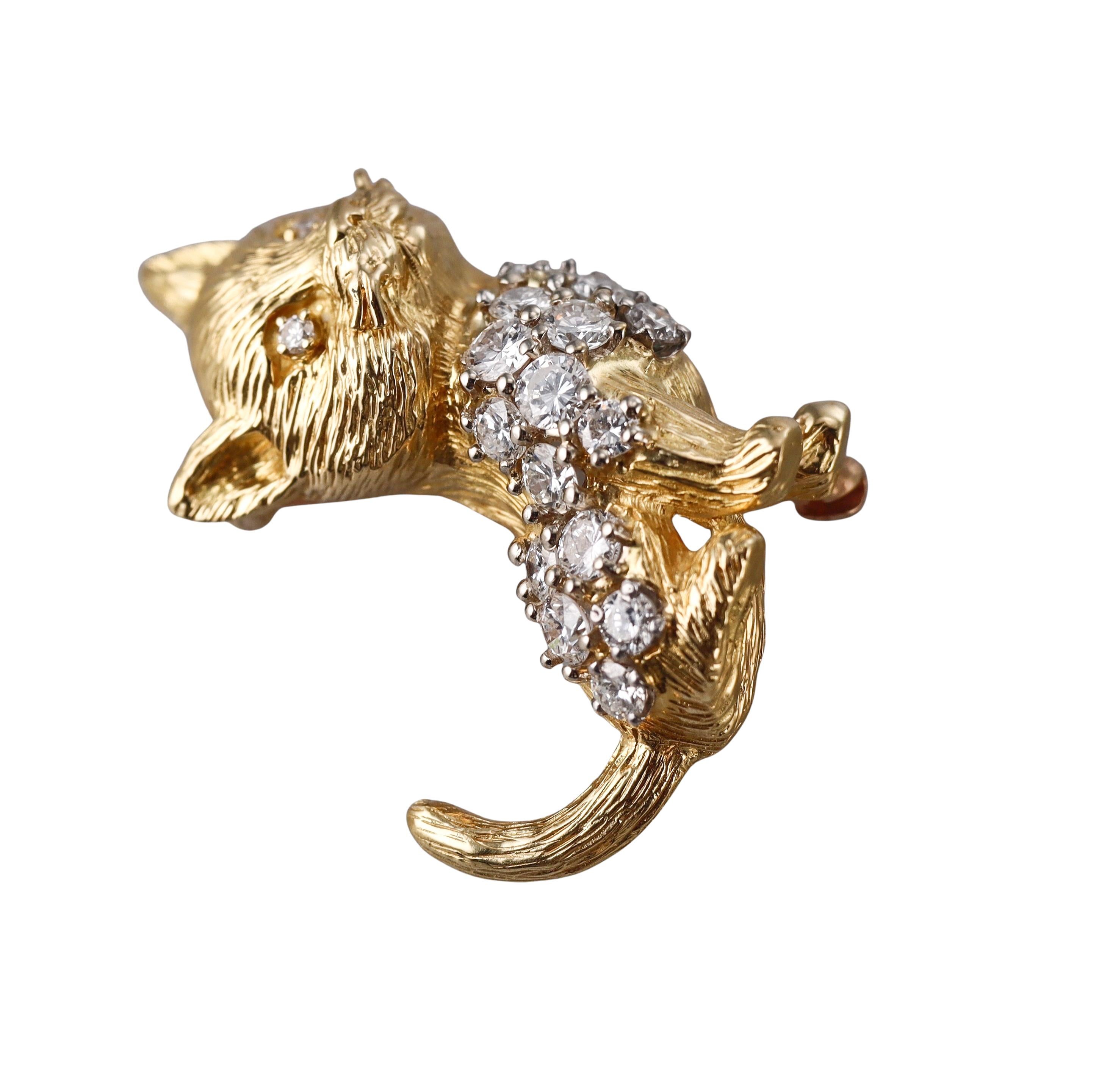 Round Cut Vintage Yellow Gold Diamond Cat Brooch For Sale