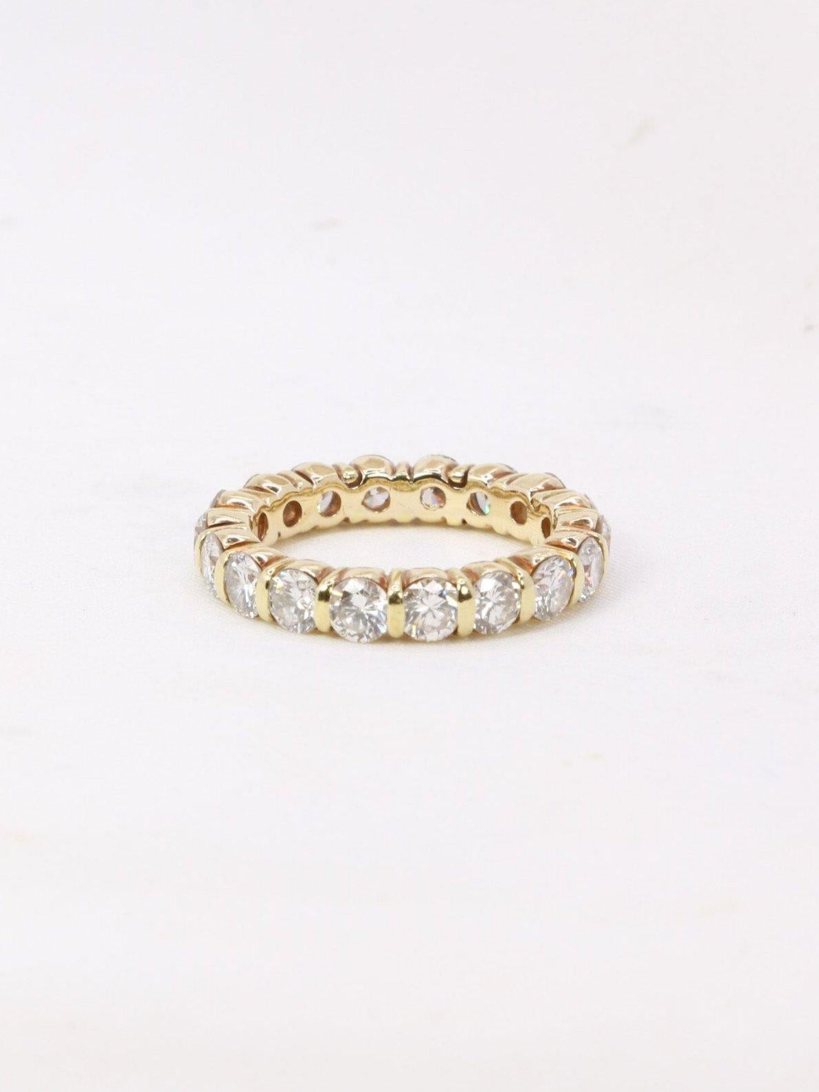 Brilliant Cut Vintage yellow gold diamonds band ring For Sale