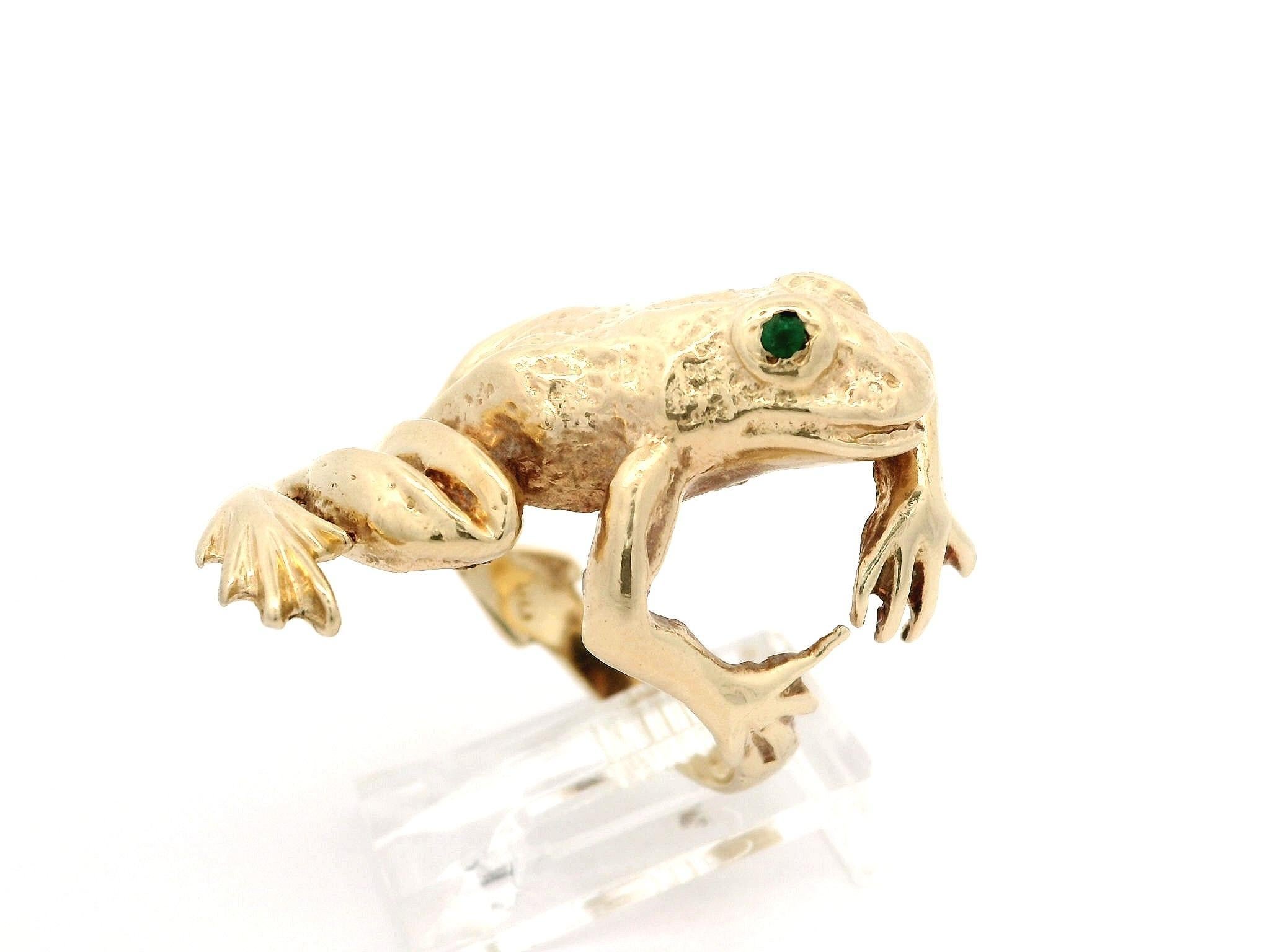 Vintage Yellow Gold Emerald Eyes Climbing Frog Wide Wrap Whimsical Ring For Sale 6