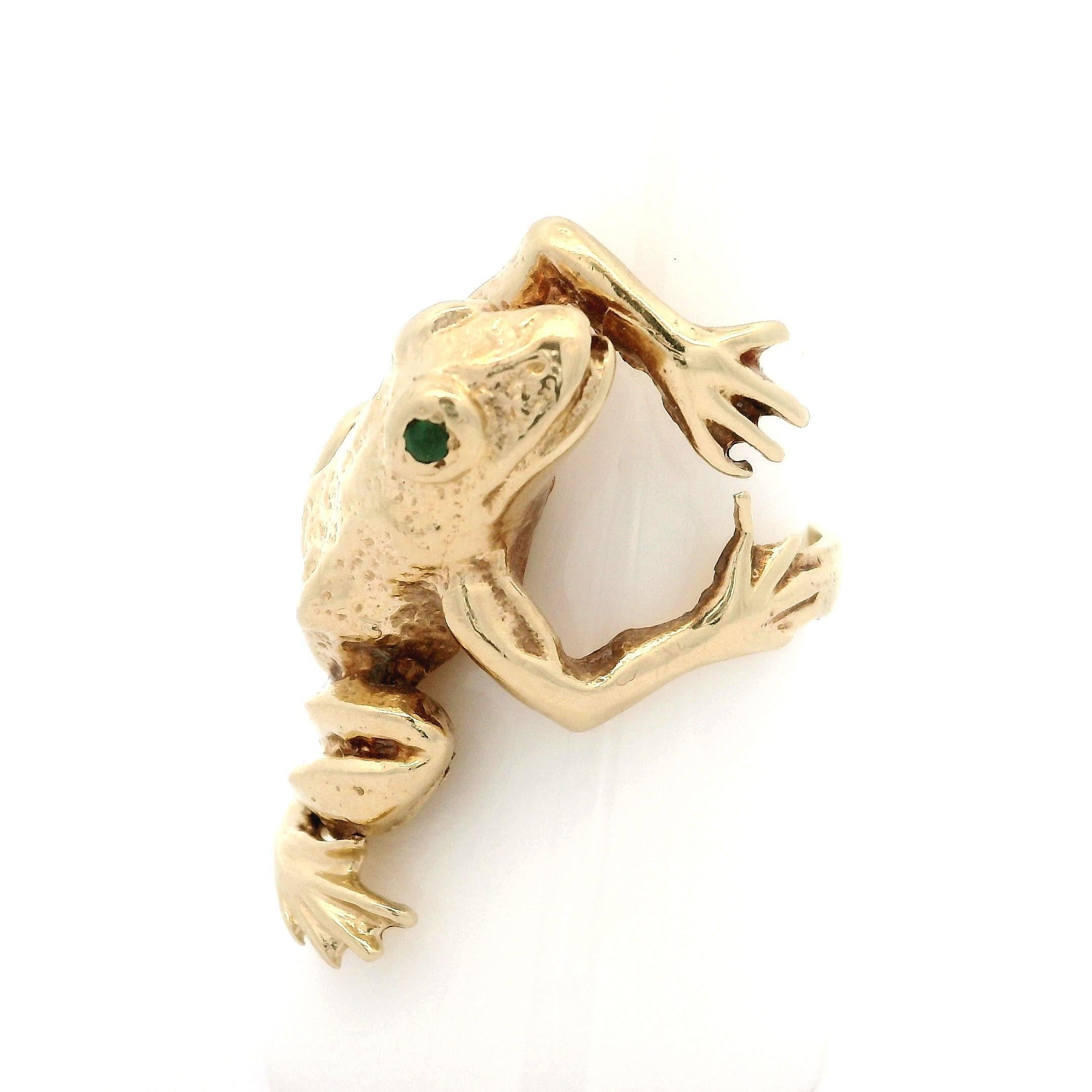 Vintage Yellow Gold Emerald Eyes Climbing Frog Wide Wrap Whimsical Ring For Sale 3