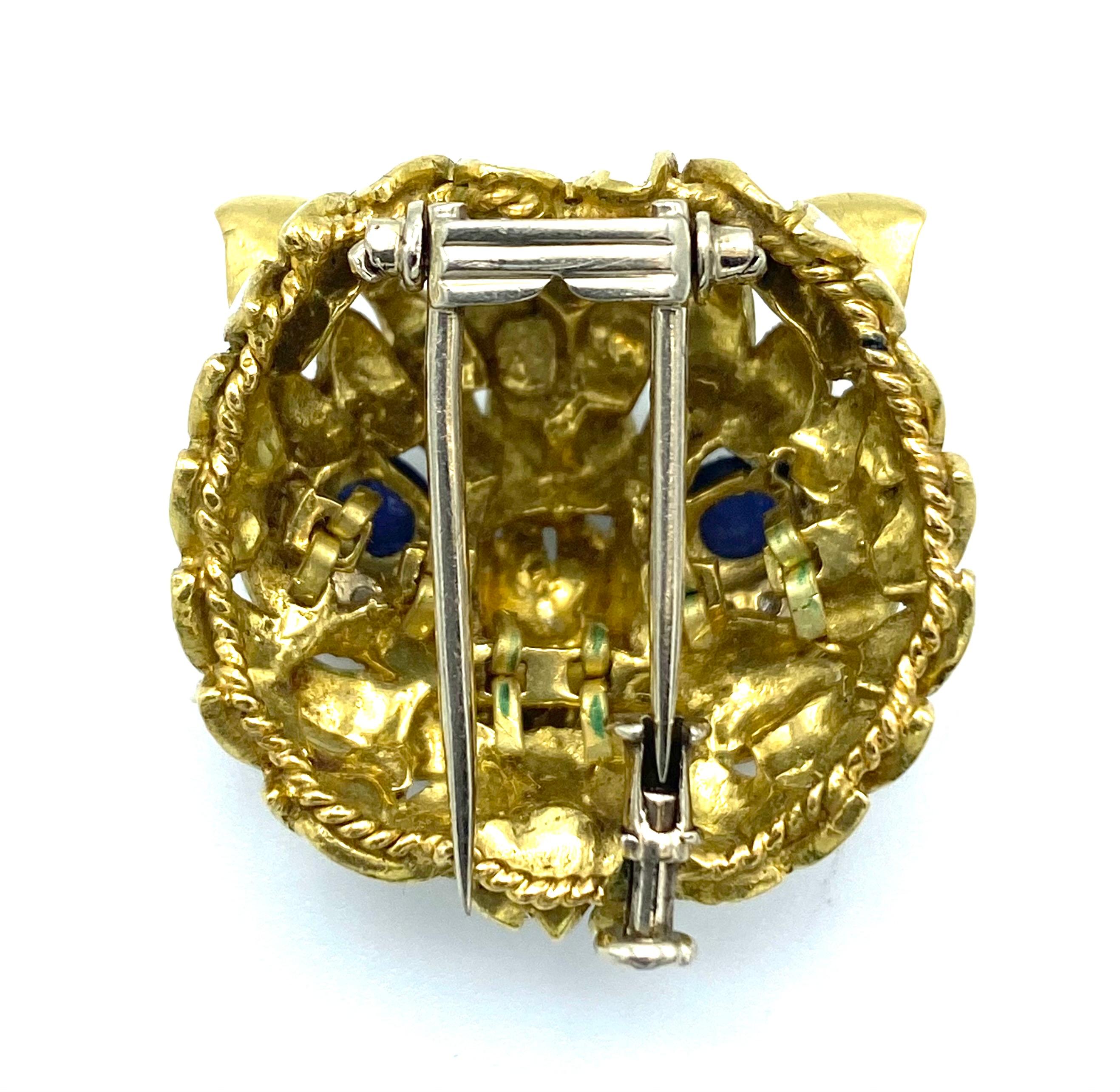 Vintage Yellow Gold, Enamel, Diamond and Cabochon Sapphire Cat Face Pin Brooch  In Excellent Condition In Beverly Hills, CA