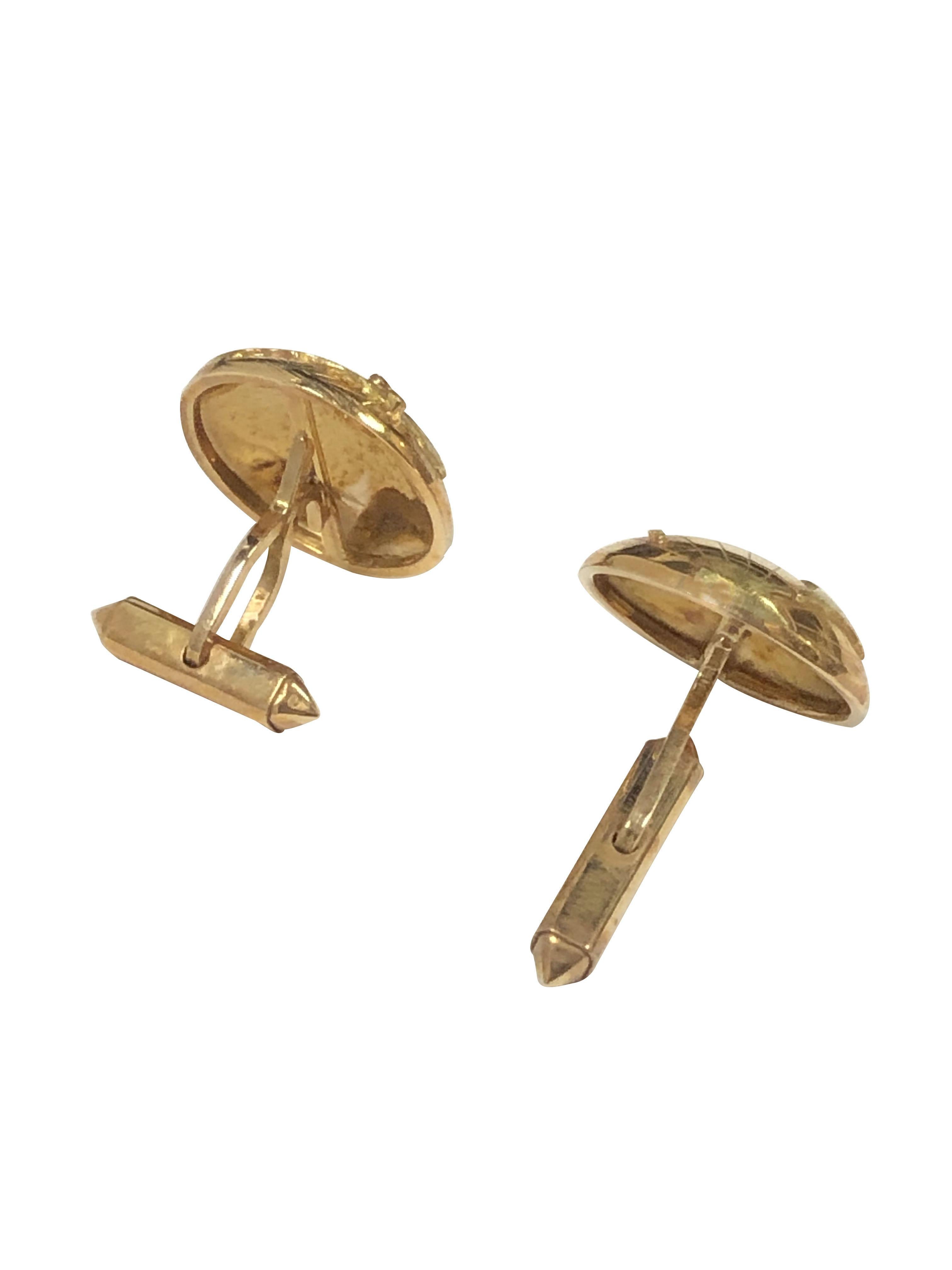 Women's or Men's Vintage Yellow Gold Figural Whimsical Globe Cufflinks For Sale