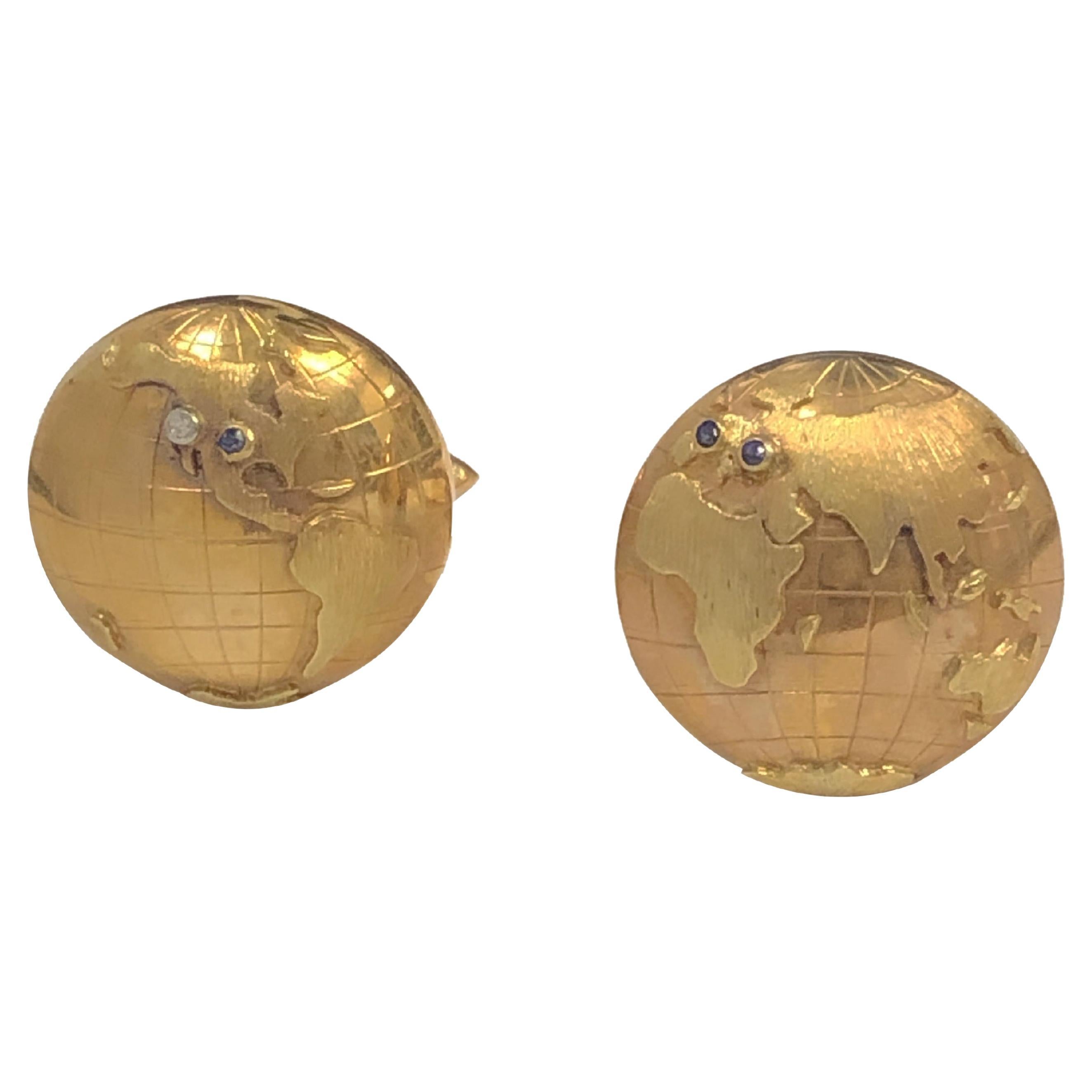 Boutons de manchette or jaune vintage Figural Whimsical Globe Cufflinks en vente