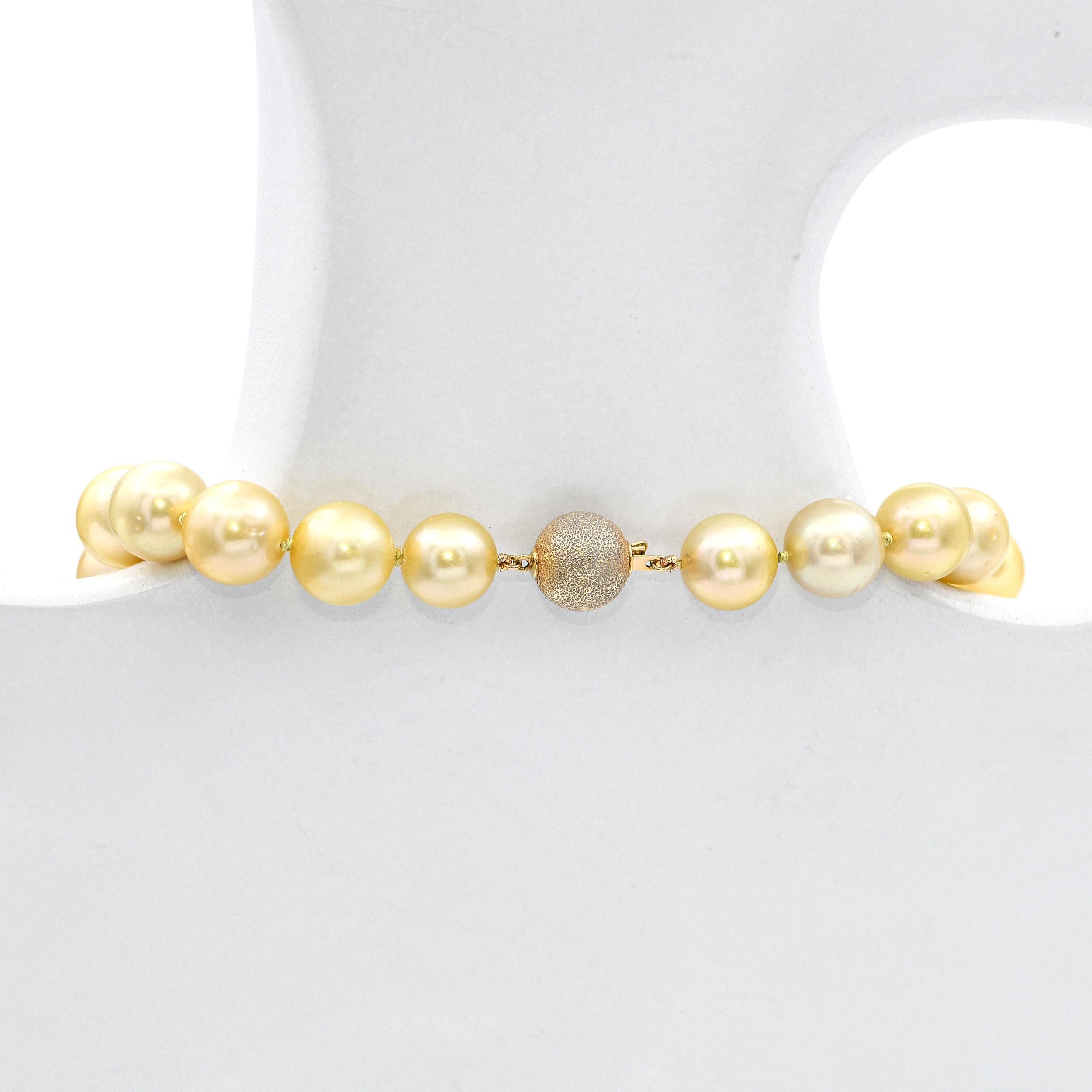 Vintage Gelbgold abgestufte große goldene Südseeperlenkette Damen im Angebot