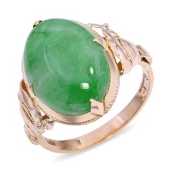 Vintage Yellow Gold Green Jade Cabochon Ring