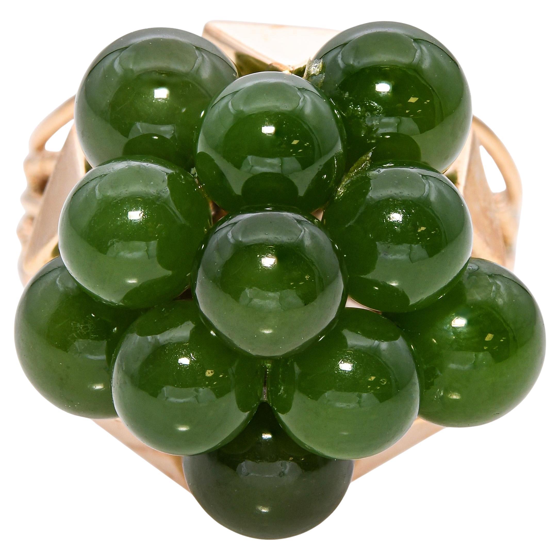 Anello vintage in oro giallo con cluster di giada verde