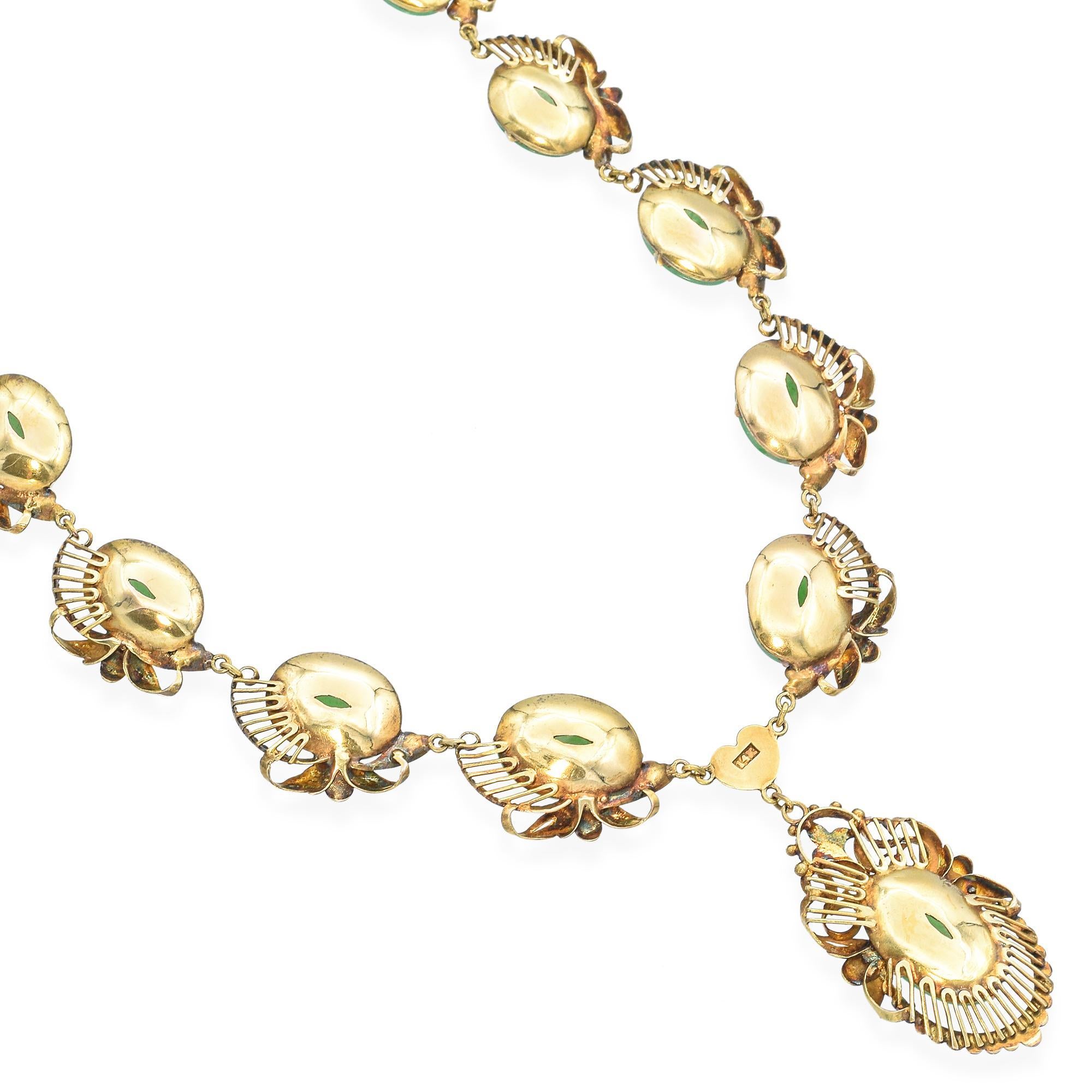 Collana vintage in oro giallo e giada verde In condizioni buone in vendita a New York, NY