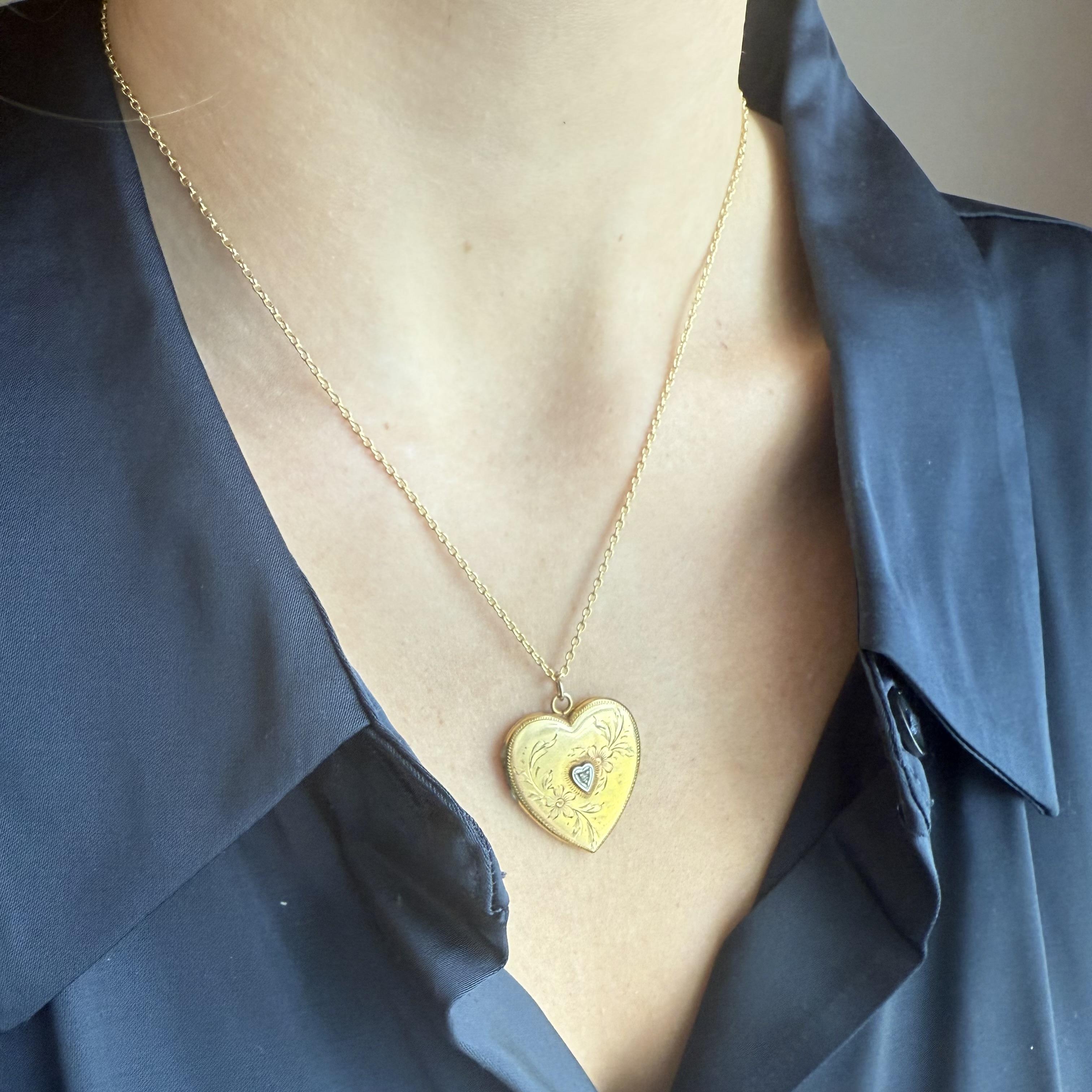 Rétro Pendentif pendentif coeur vintage en or jaune 1943 en vente