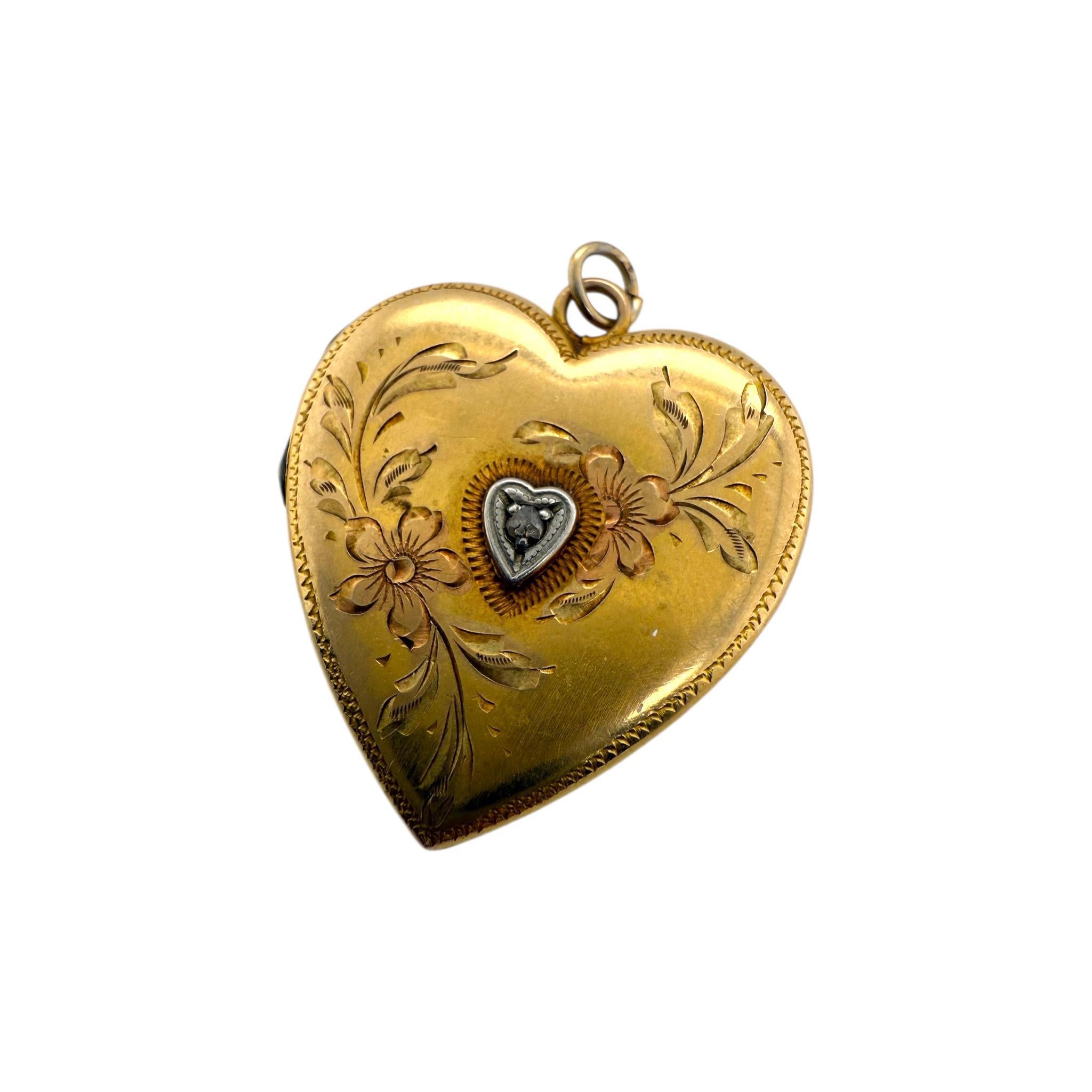 Pendentif pendentif coeur vintage en or jaune 1943 Bon état - En vente à Montgomery, AL