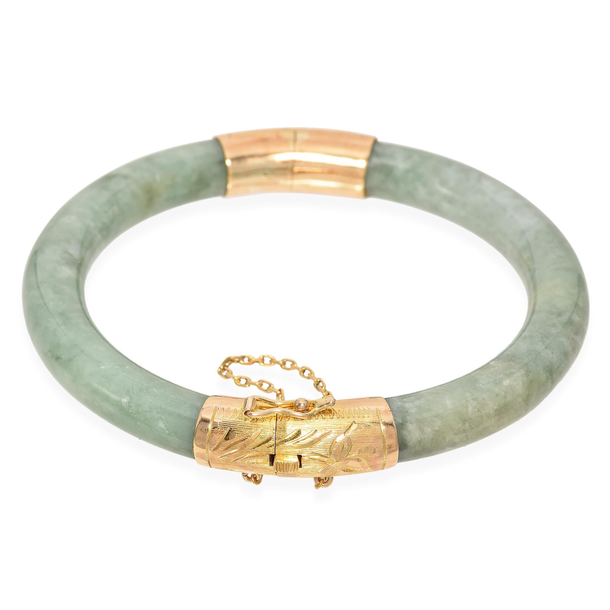 Vintage Gelbgold Scharnier Jade Armspange Armband im Zustand „Gut“ in New York, NY